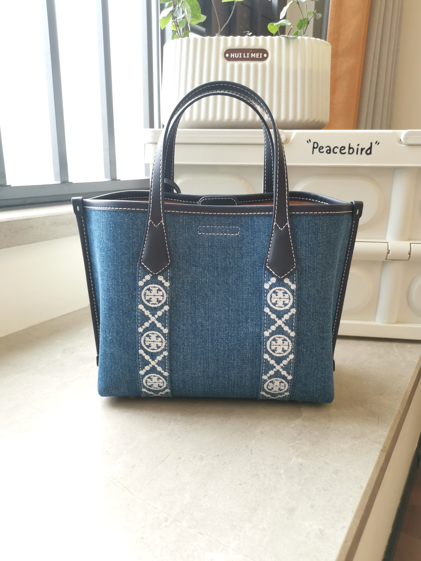 Tory Burch ～编号072新款Perry 小号三重隔层牛仔托特包