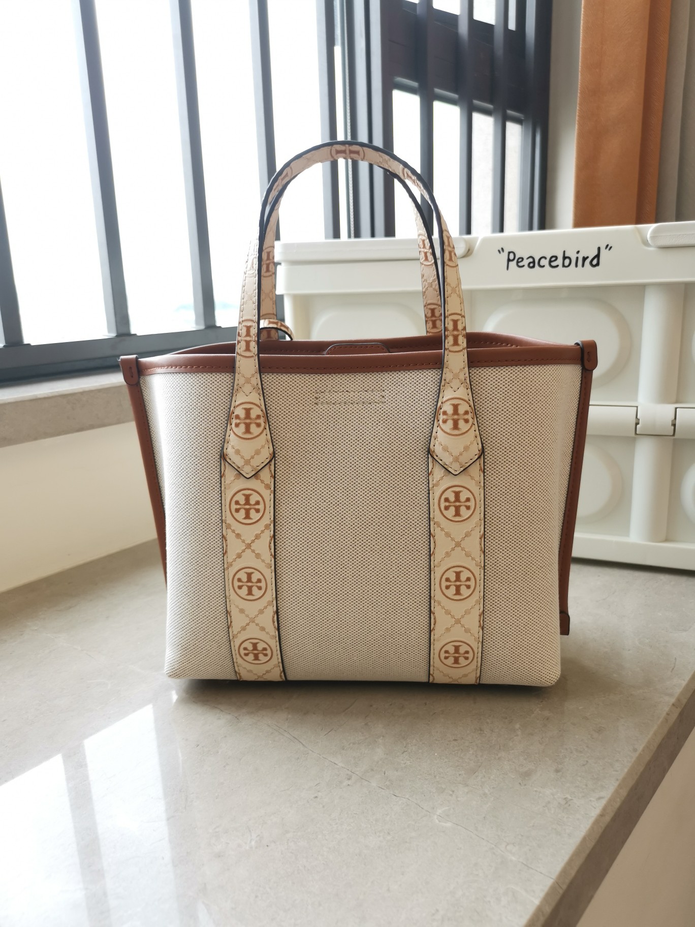 Tory Burch ～编号072新款Perry 小号三重隔层牛仔托特包