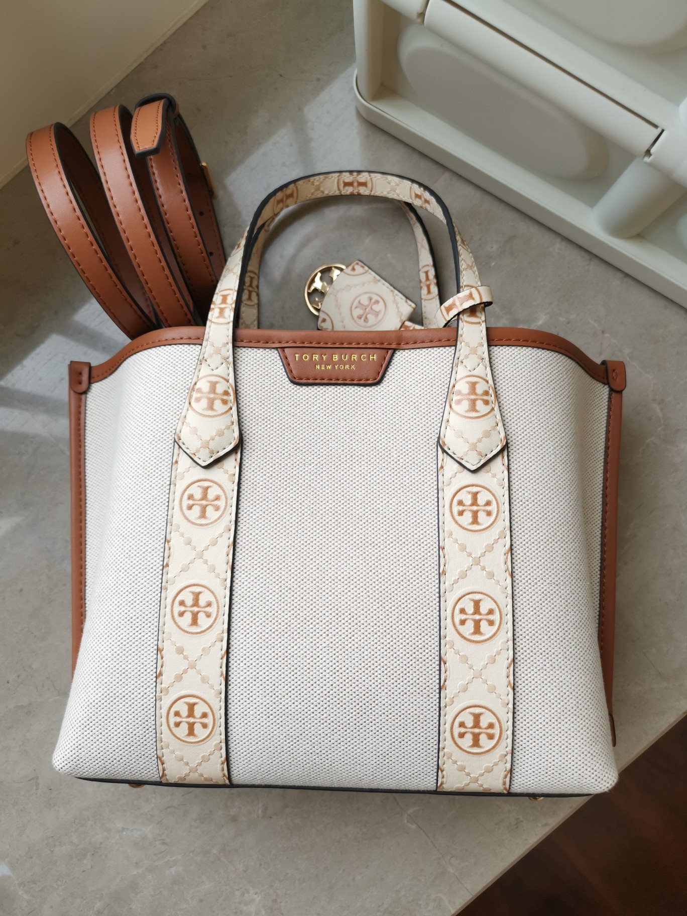 Tory Burch ～编号072新款Perry 小号三重隔层牛仔托特包