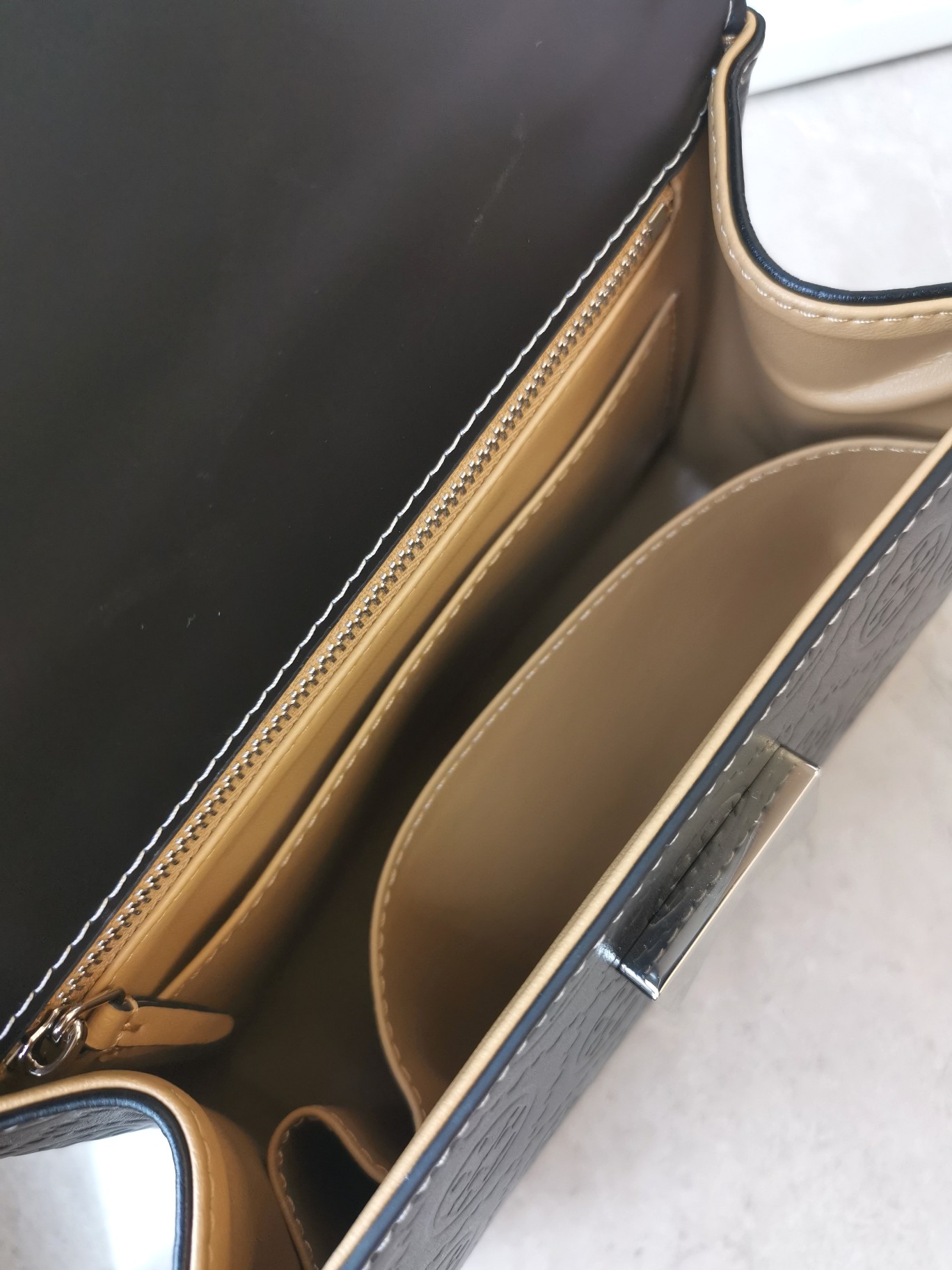 Tory Burch ToryBurch | 一款富有格調的包包