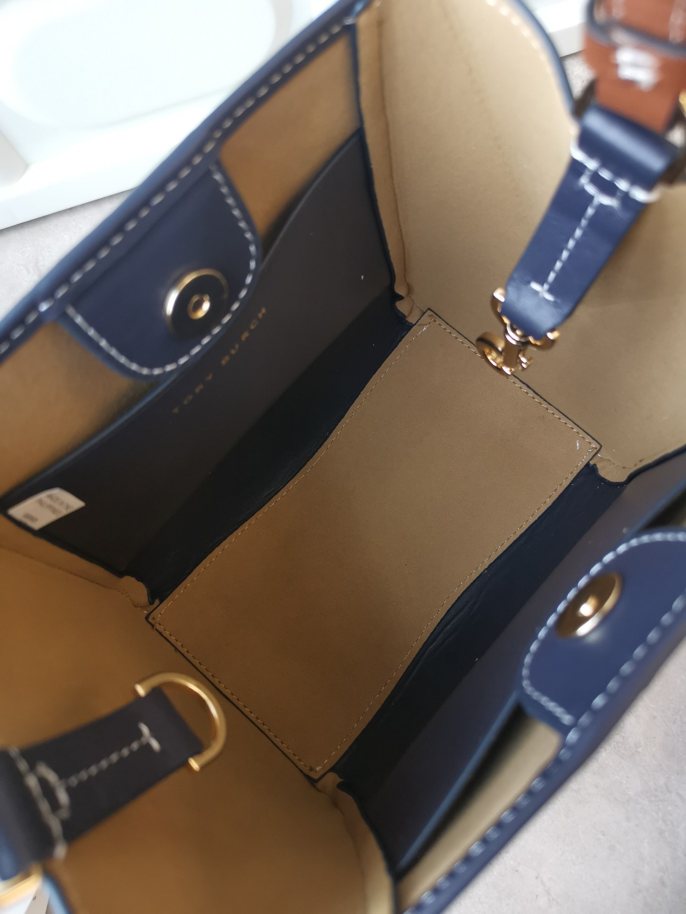 Tory Burch ～小号水桶包 McGraw 小号水桶包精选荔枝纹皮革