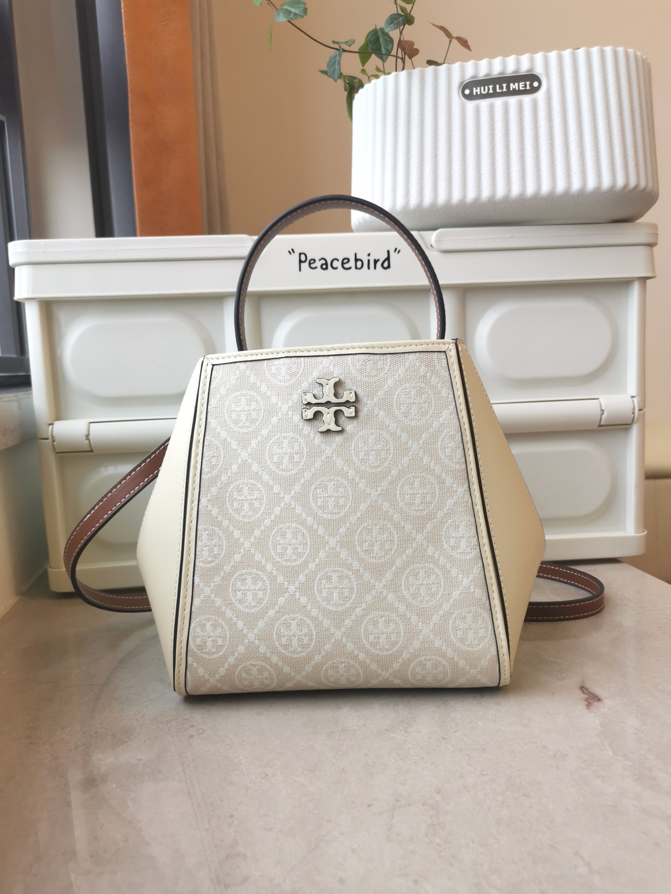 Tory Burch ～小号水桶包 McGraw 小号水桶包精选荔枝纹皮革