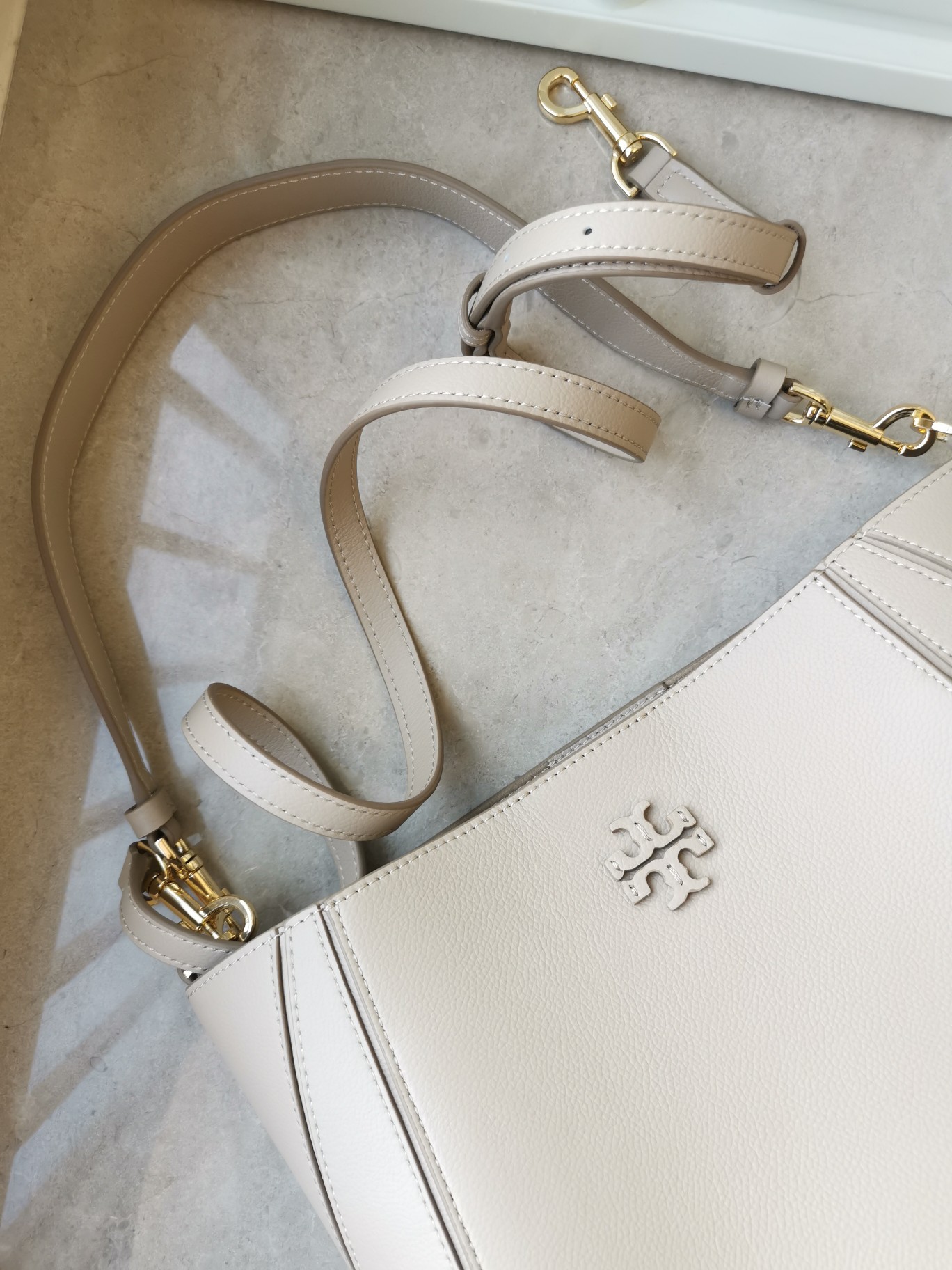 Tory Burch TB新款Mcgraw家族水桶包又叫变形包