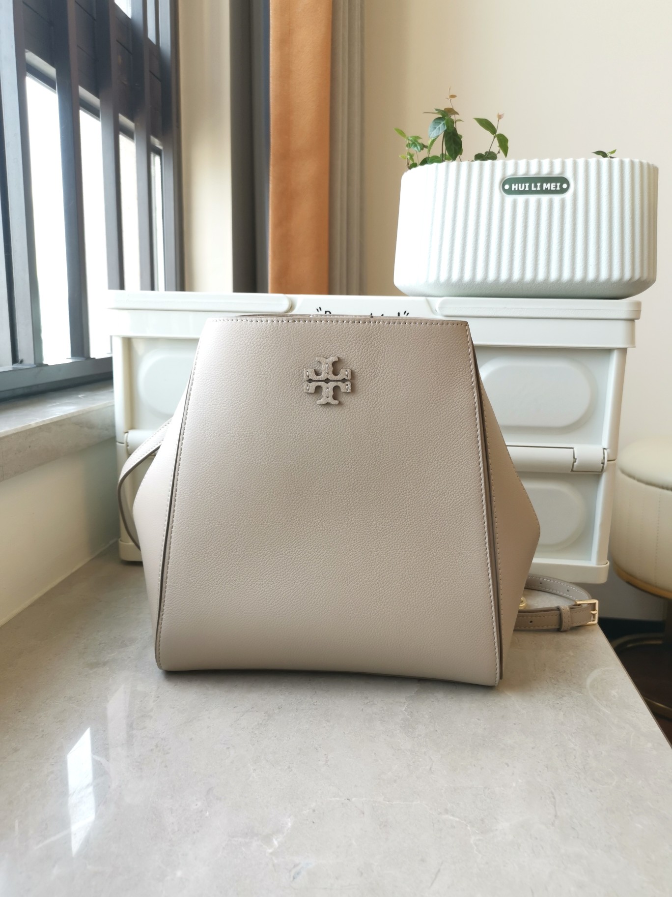 Tory Burch TB新款Mcgraw家族水桶包又叫变形包