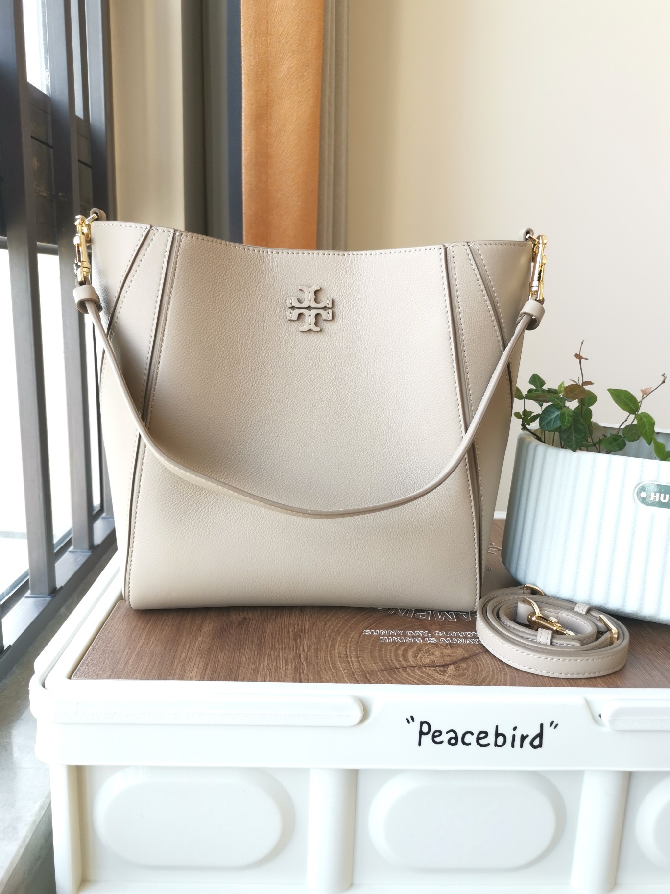 Tory Burch TB新款Mcgraw家族水桶包又叫变形包