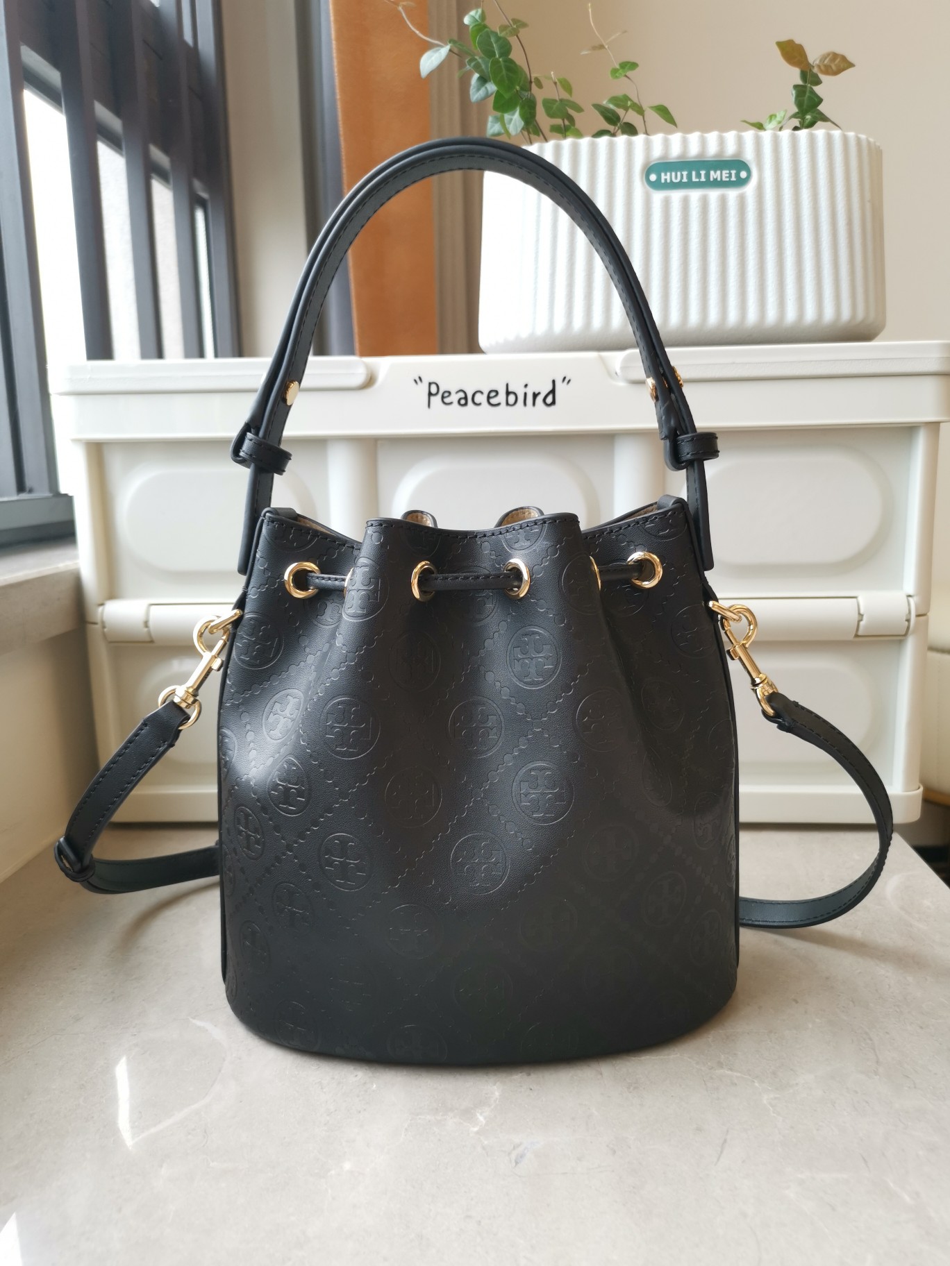 Tory Burch 新品1615牛浮雕皮压花水桶