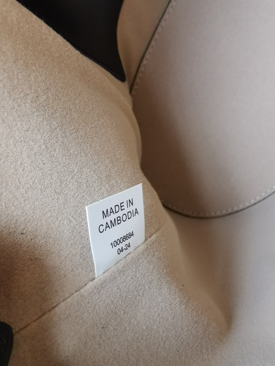 Tory Burch 新品1615牛浮雕皮压花水桶