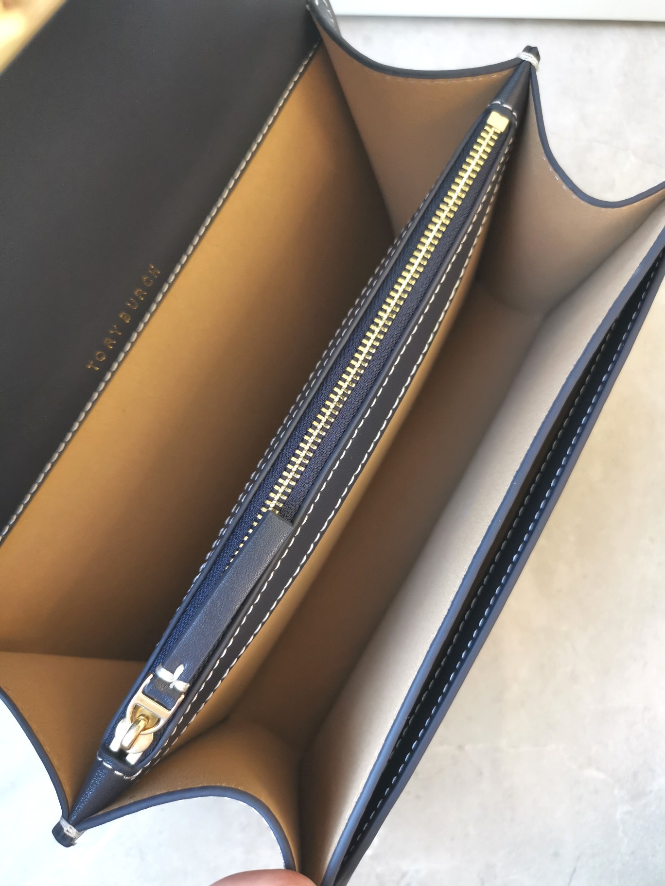Tory Burch ~T MONOGRAM 风琴包
