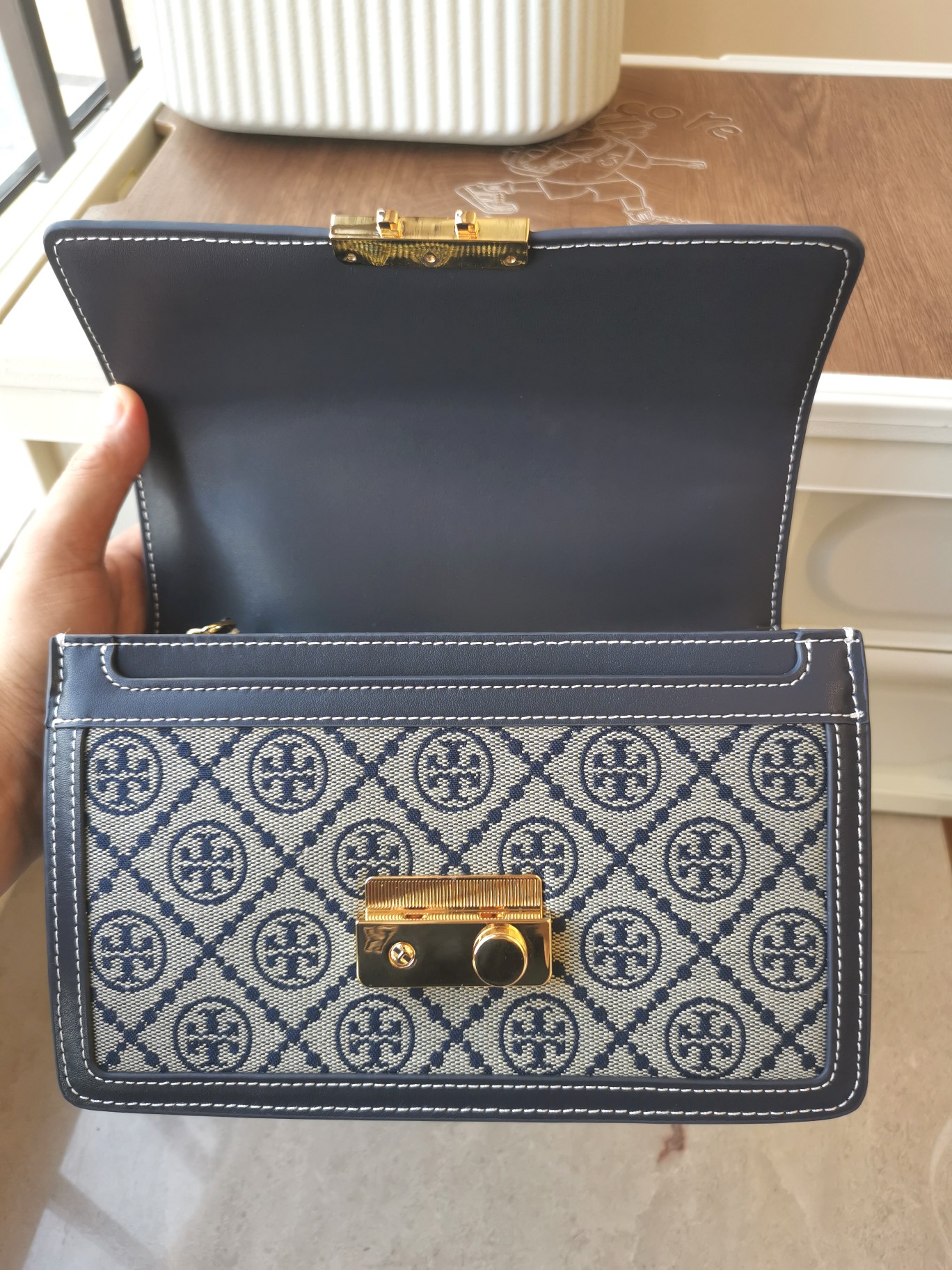 Tory Burch ~T MONOGRAM 风琴包