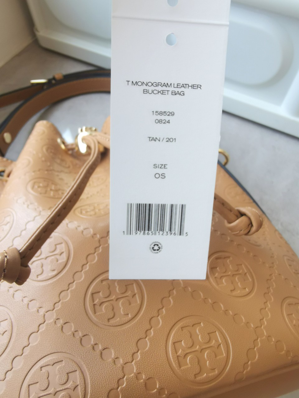 Tory Burch 新品1615牛浮雕皮压花水桶