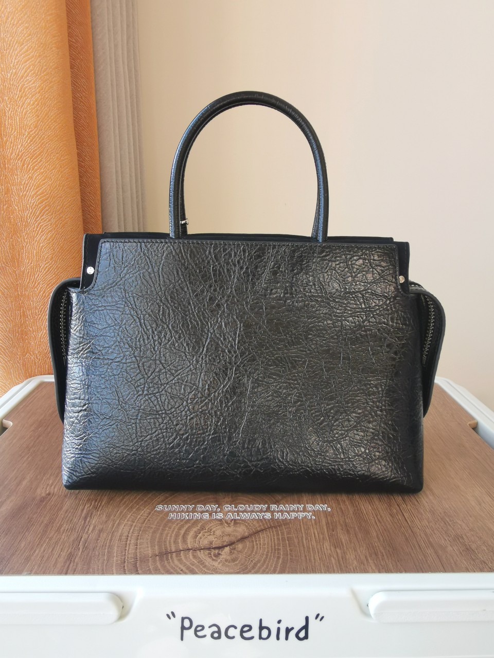 Tory Burch ～[编号905]MERCER 纹理手提包精选多层皮革 演绎柔软解构风格 精巧饰件搭配 拉链口袋