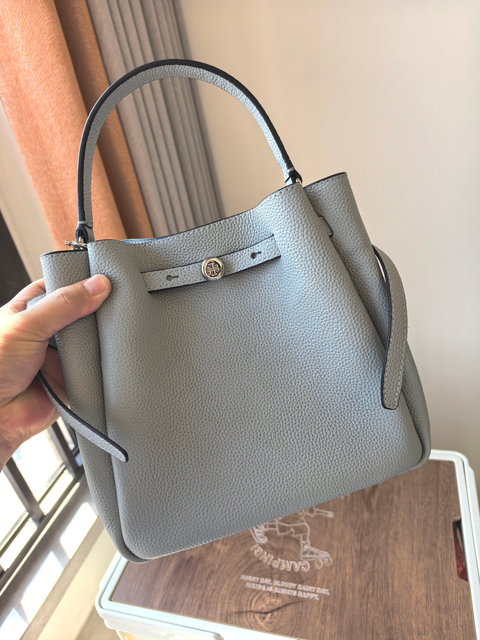 Tory Burch ～Toryburch全新抽绳购物托特包
