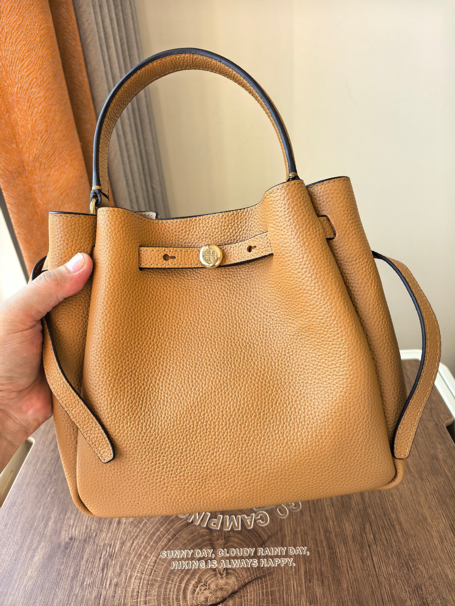 Tory Burch ～Toryburch全新抽绳购物托特包