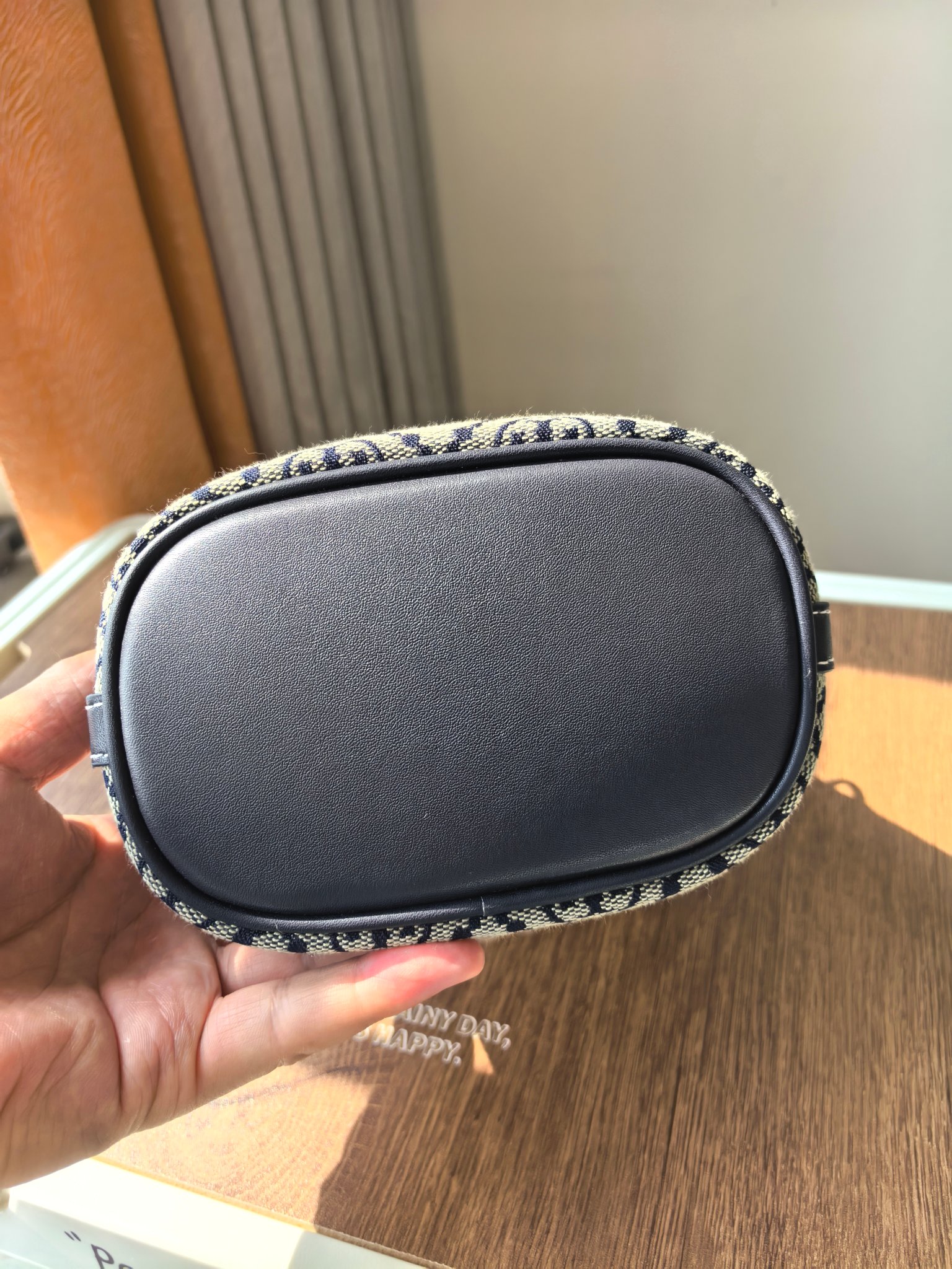 Tory Burch ToryBurch（新款1616A）老花水桶包 TMonogram图案 融合提花织物