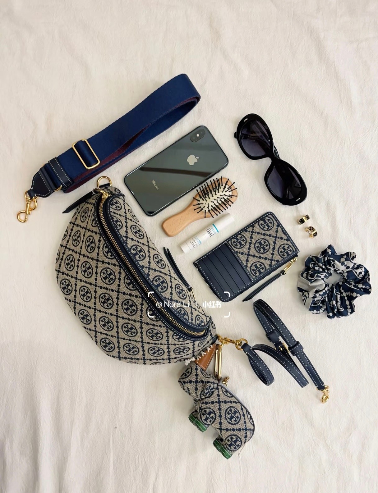 Tory Burch ToryBurch新款蓝花，黑花腰包 休闲 慵懒老钱风