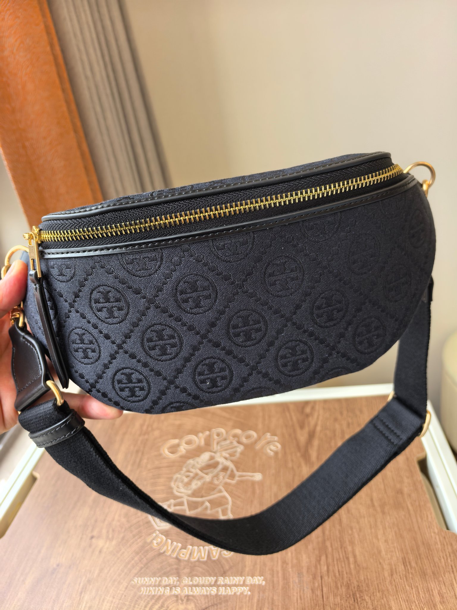 Tory Burch ToryBurch新款蓝花，黑花腰包 休闲 慵懒老钱风