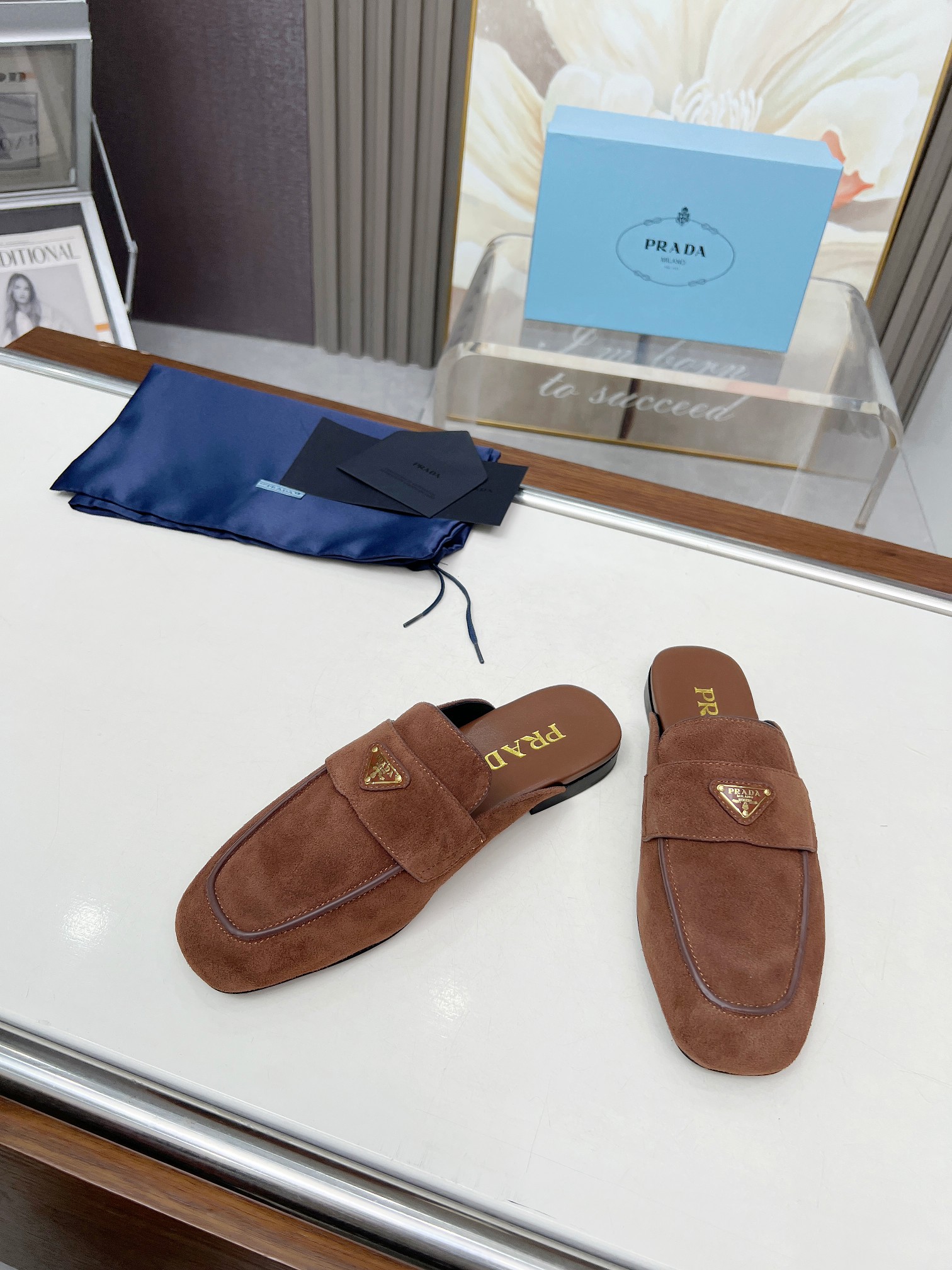 NO:169774,The top version of the market.SS Prada Prada triangle logo top quality, elegant, intellectual, retro and cute, upper cowhide, inner cowhide, original Italian leather outsole size35-42 (41, 42, customized), semi-trail, prada, prada, cowhide, Leather soles19860909市场顶级版.SS Prada普拉达三角标 顶级品质 集优雅知性复古可爱于一身 鞋面牛绒皮 内里牛皮里 原版 意大利真皮大底 size35-42（41、42、定制）,半拖,prada,prada,cowhide,Leather soles,Women's Shoes