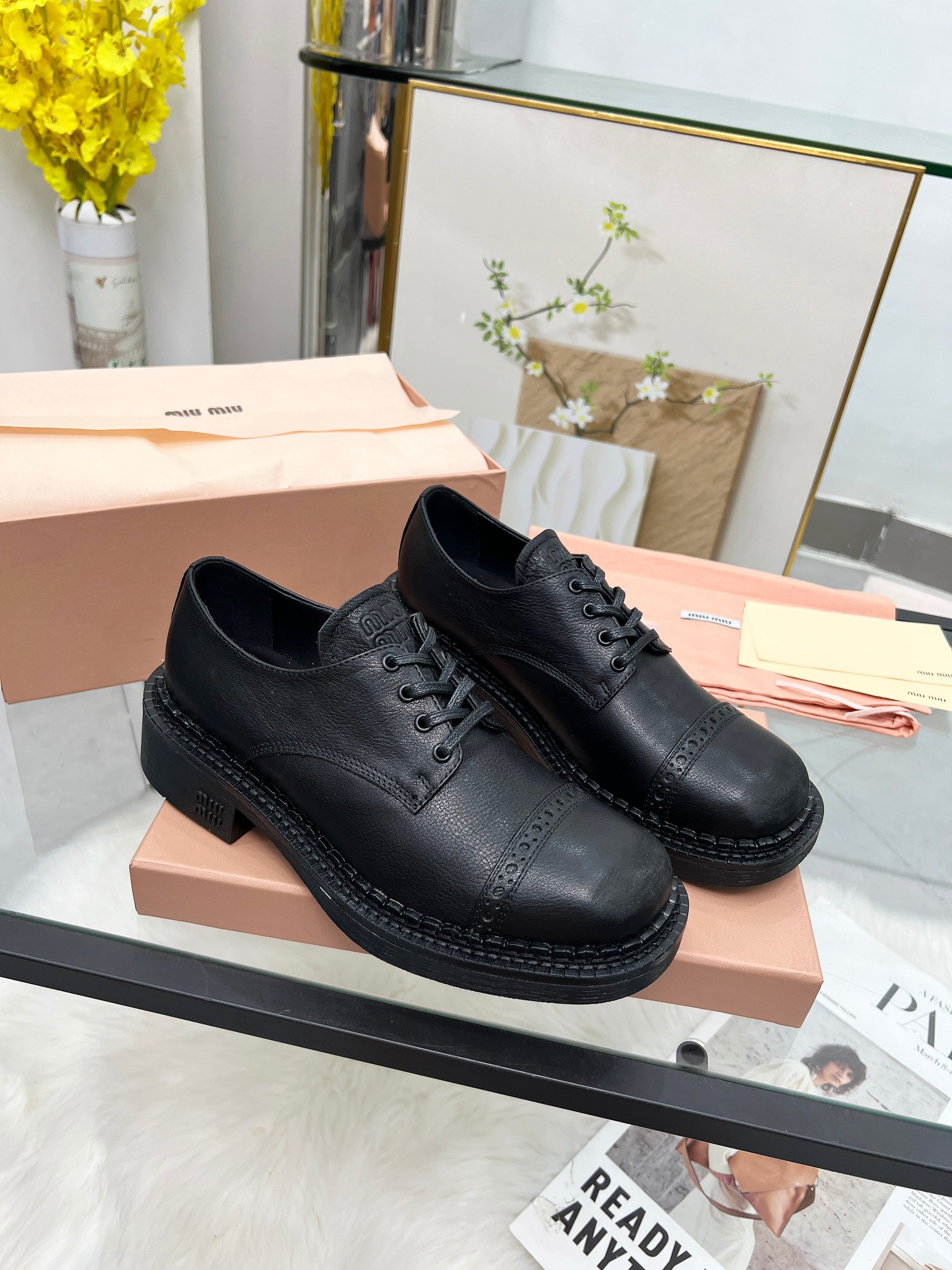 NO:491601,Miumiu25ss Miao Miao's catwalk style retro versatile casual and old loafers embossed loafers imported environmentally friendly washing cowhide sheepskin, heel height 3.5 cm, a blessing for short people, both at work and travel!  Two colors supply sizes 35-41, loafers, miumiu, loafers, cowhide, sheepskin19860909miumiu25ss缪缪走秀款 复古百搭休闲做旧乐福鞋压花乐福鞋 进口环保水洗牛皮 羊皮里 跟高3.5厘米 矮个子的福音哦 上班旅游两不误！ 两色供应 35-41码,乐福鞋,miumiu,loafers,cowhide,sheepskin,Women's Shoes