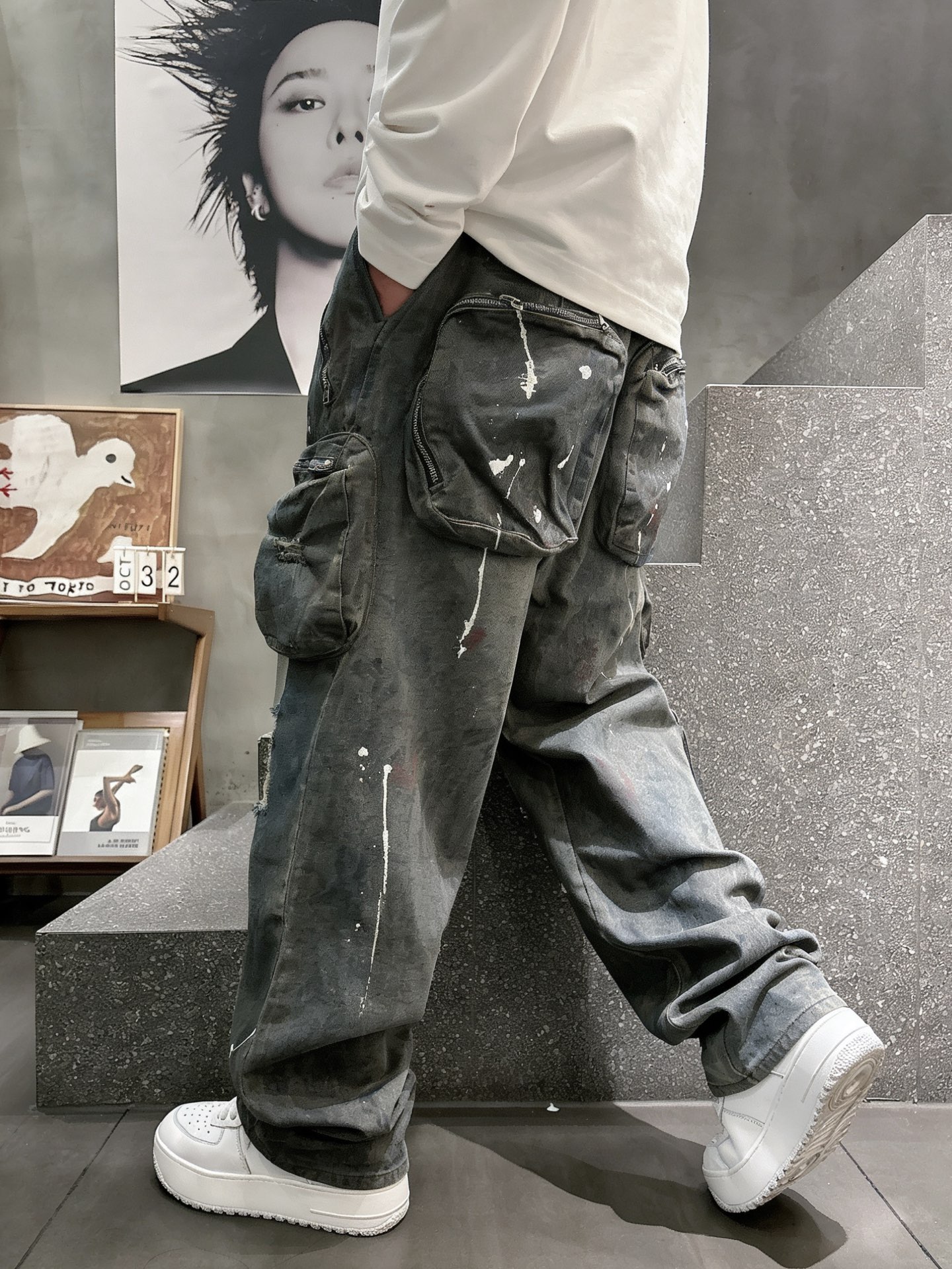 Balenciaga巴黎世家做旧破洞工装牛仔长裤✅ 面料：高密重磅丹宁牛仔面料，经做旧水洗+手工泼墨工艺