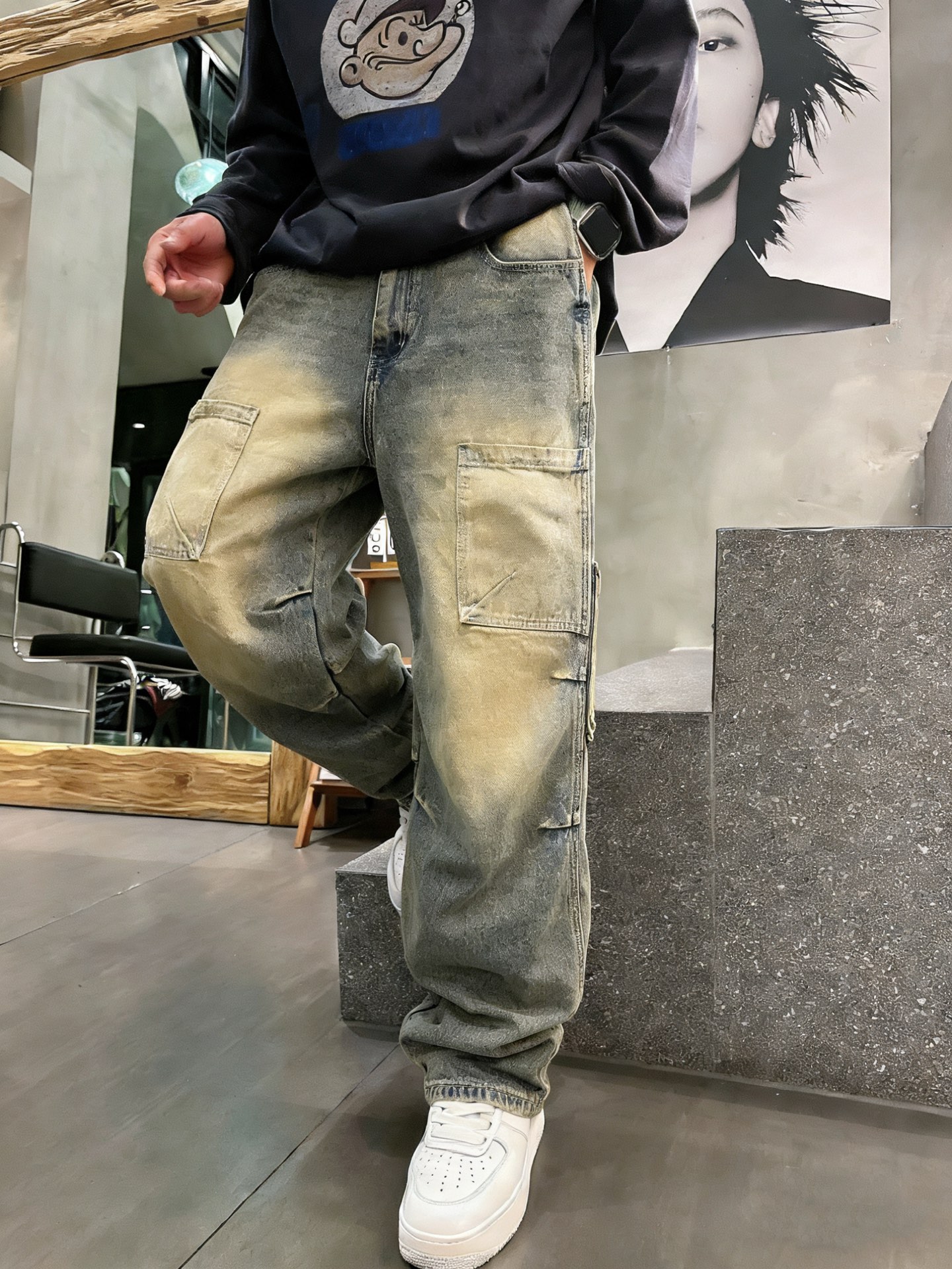 Balenciaga巴黎世家做旧工装牛仔长裤• 面料：重磅丹宁牛仔布，经复古做旧水洗+黄泥染工艺处理，呈