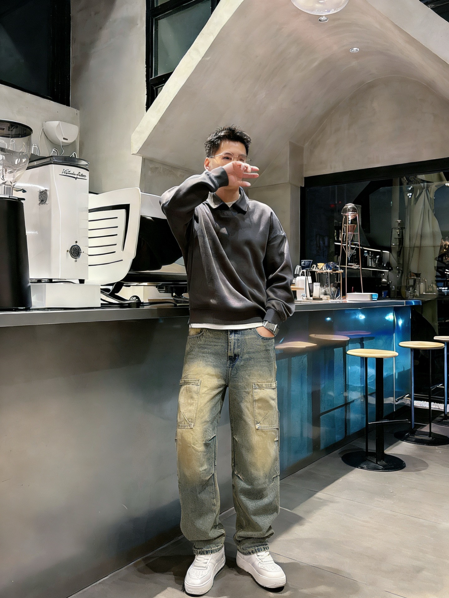 Balenciaga巴黎世家做旧工装牛仔长裤• 面料：重磅丹宁牛仔布，经复古做旧水洗+黄泥染工艺处理，呈