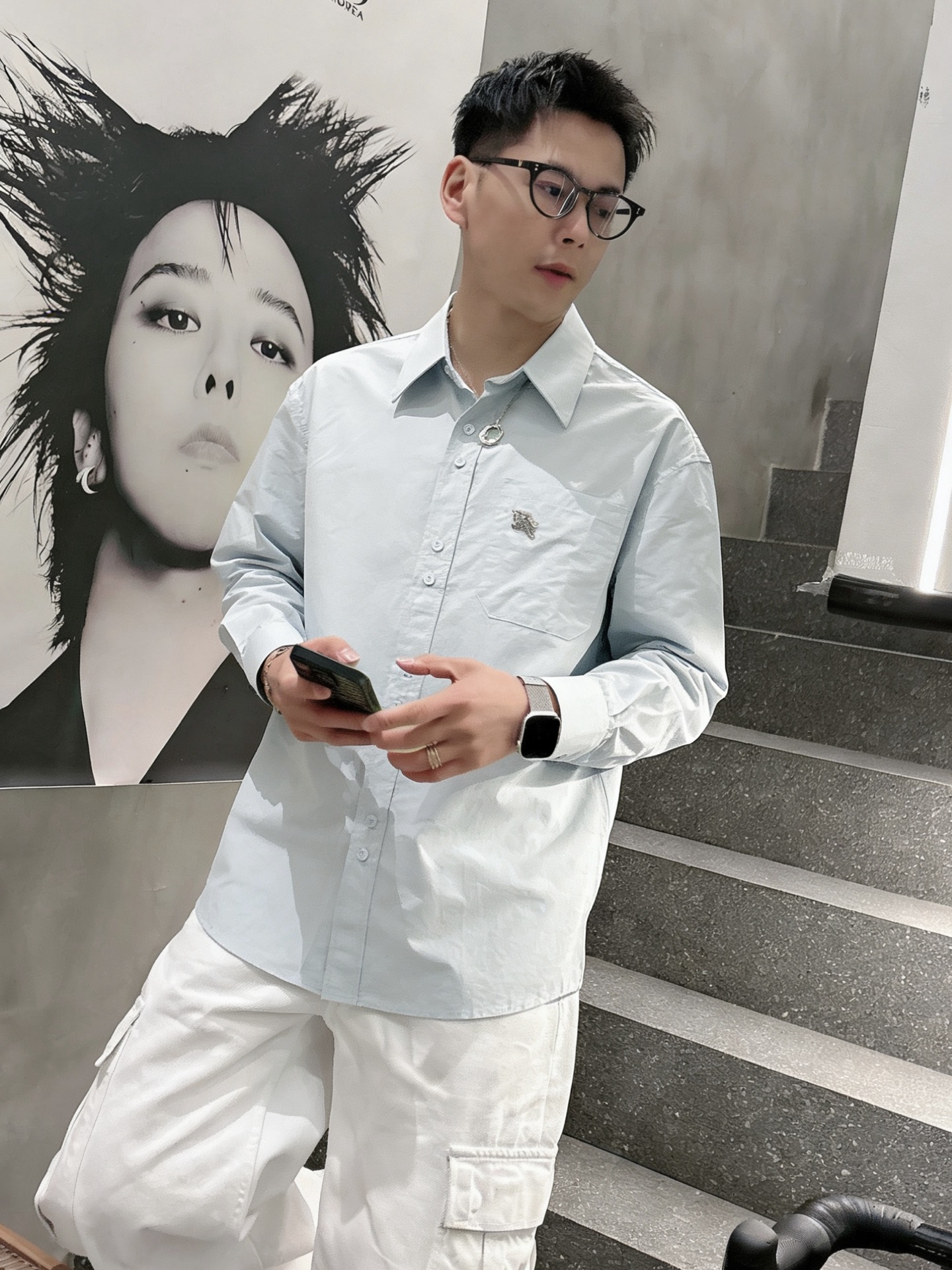 轻奢通勤纯色长袖衬衫 博柏利Burberry 马术骑士刺绣休闲衬衣尺码：M-XL码▪️ 采用高支精梳棉面