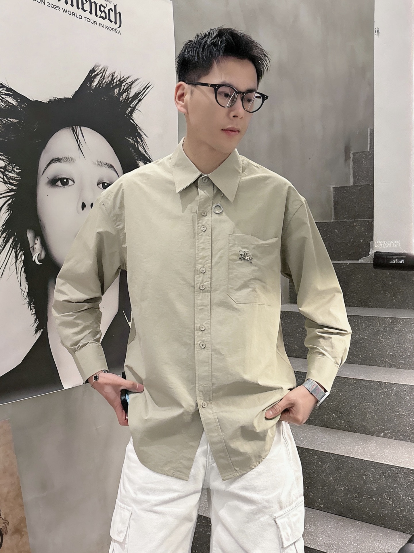 轻奢通勤纯色长袖衬衫 博柏利Burberry 马术骑士刺绣休闲衬衣尺码：M-XL码▪️ 采用高支精梳棉面