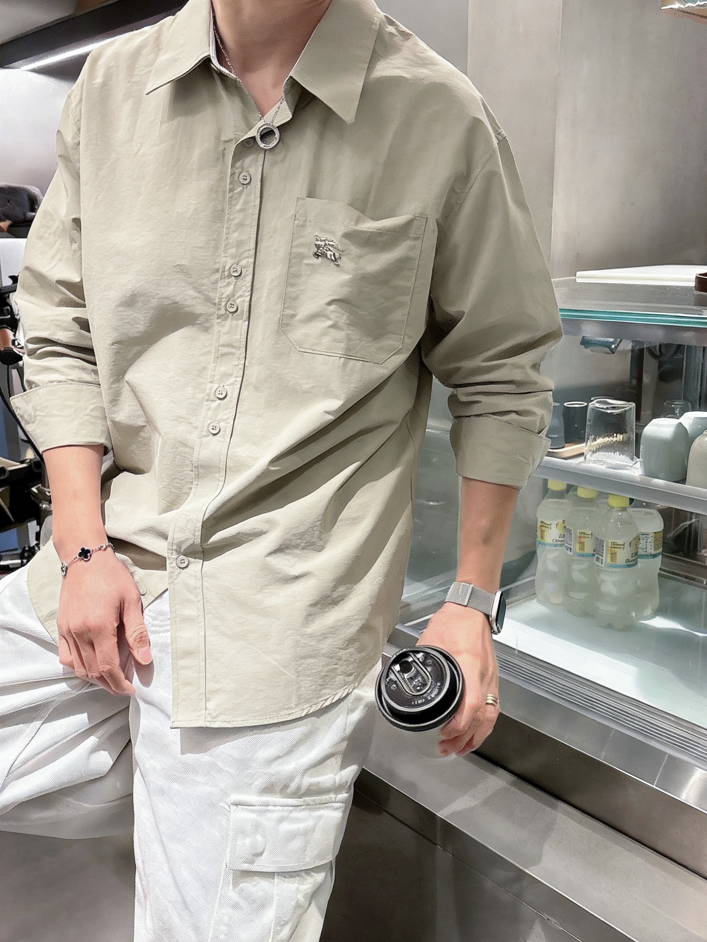 轻奢通勤纯色长袖衬衫 博柏利Burberry 马术骑士刺绣休闲衬衣尺码：M-XL码▪️ 采用高支精梳棉面