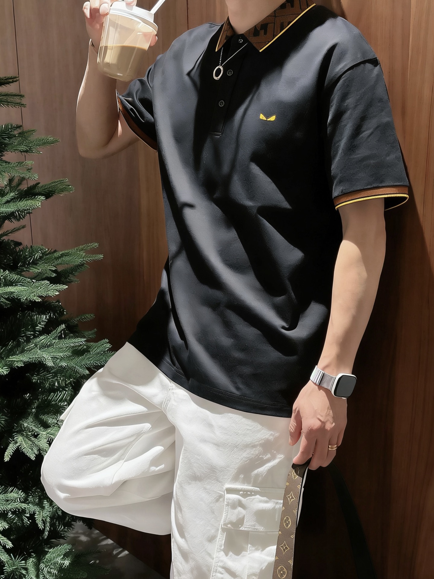 芬迪FENDI 经典FF老花领小恶魔刺绣短袖Polo衫 男士商务休闲翻领上衣尺码：M-3XL码▪️ 采用