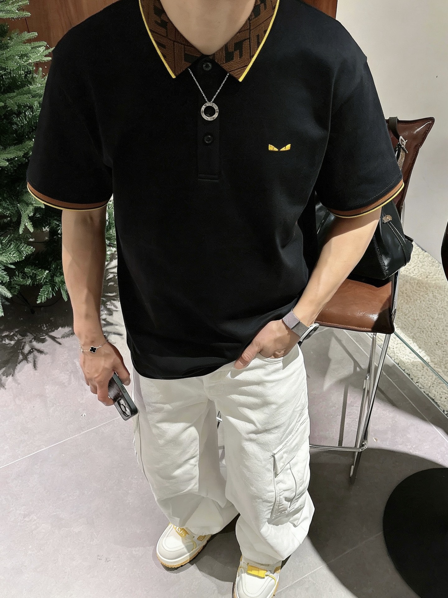 芬迪FENDI 经典FF老花领小恶魔刺绣短袖Polo衫 男士商务休闲翻领上衣尺码：M-3XL码▪️ 采用