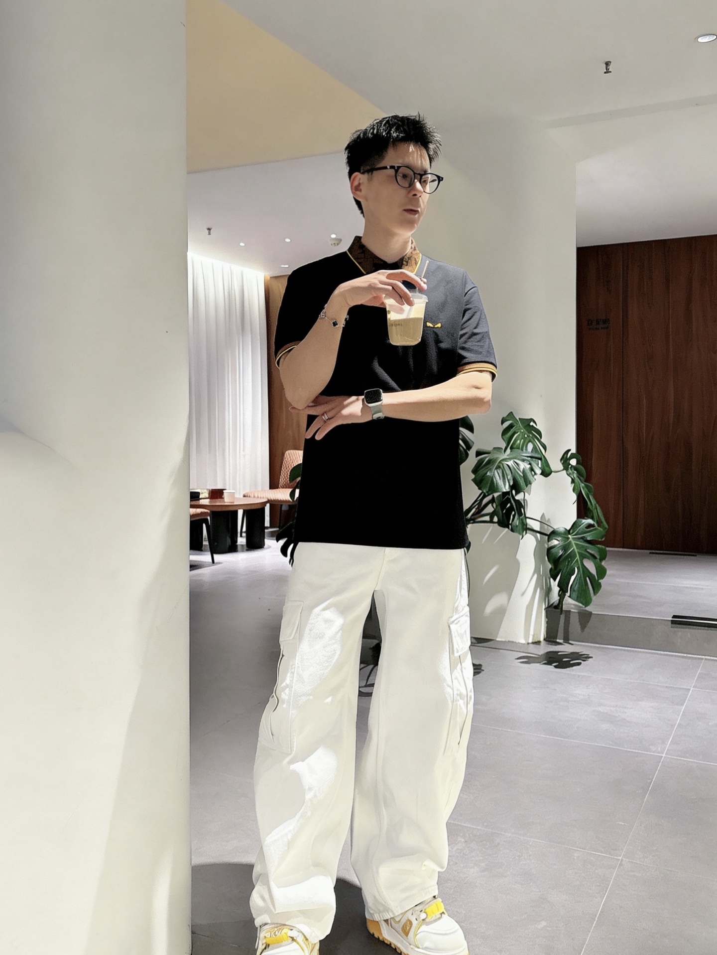 芬迪FENDI 经典FF老花领小恶魔刺绣短袖Polo衫 男士商务休闲翻领上衣尺码：M-3XL码▪️ 采用