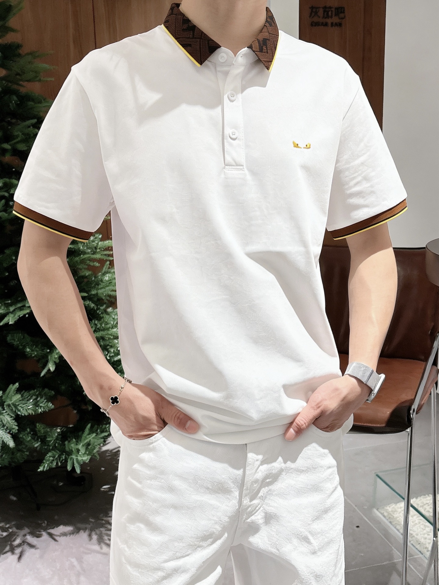 芬迪FENDI 经典FF老花领小恶魔刺绣短袖Polo衫 男士商务休闲翻领上衣尺码：M-3XL码▪️ 采用