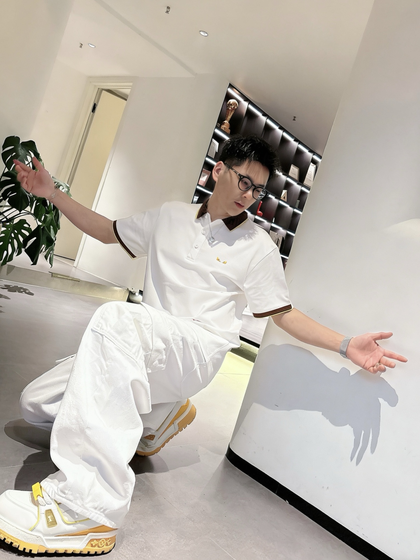 芬迪FENDI 经典FF老花领小恶魔刺绣短袖Polo衫 男士商务休闲翻领上衣尺码：M-3XL码▪️ 采用