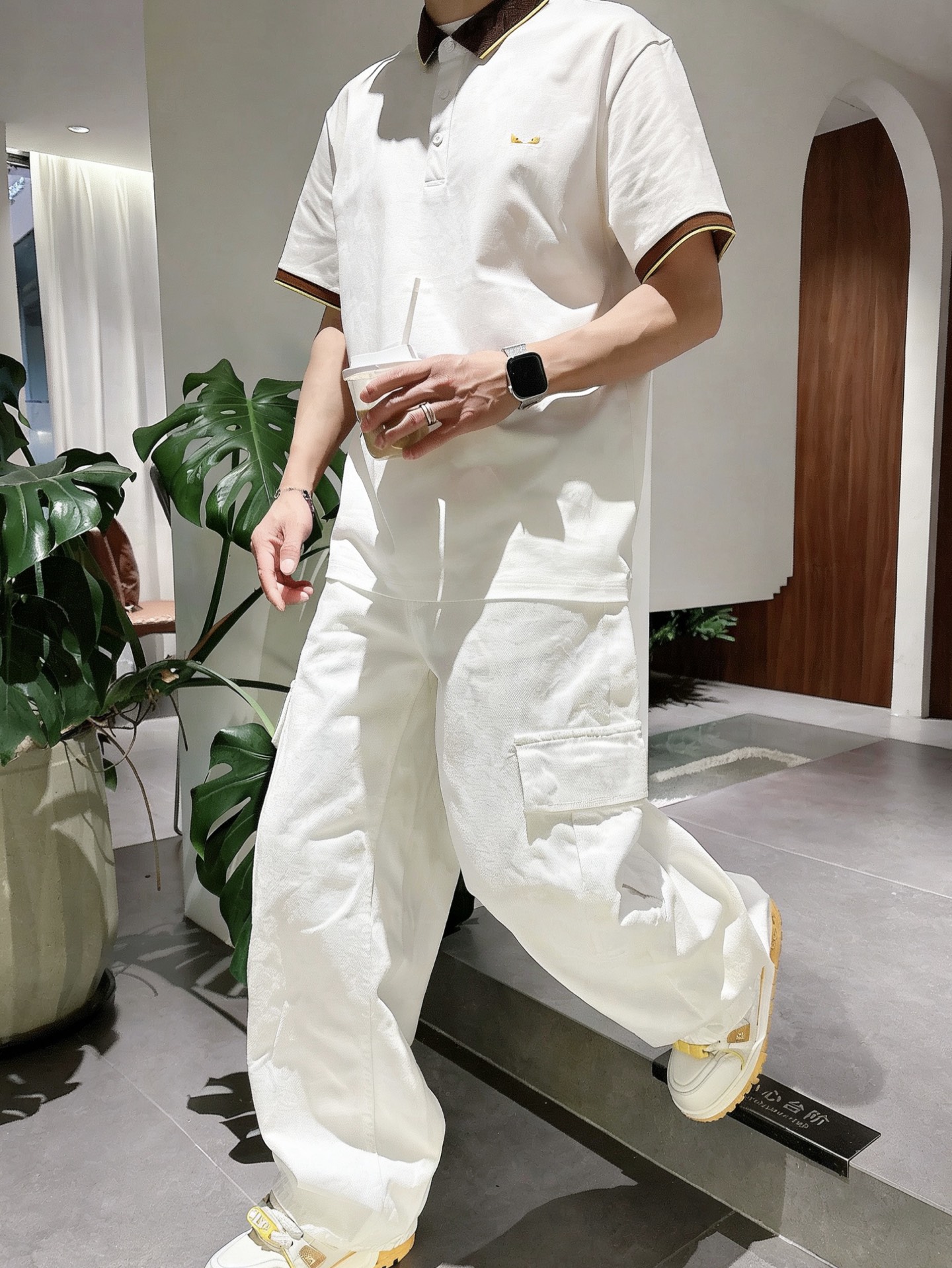 芬迪FENDI 经典FF老花领小恶魔刺绣短袖Polo衫 男士商务休闲翻领上衣尺码：M-3XL码▪️ 采用