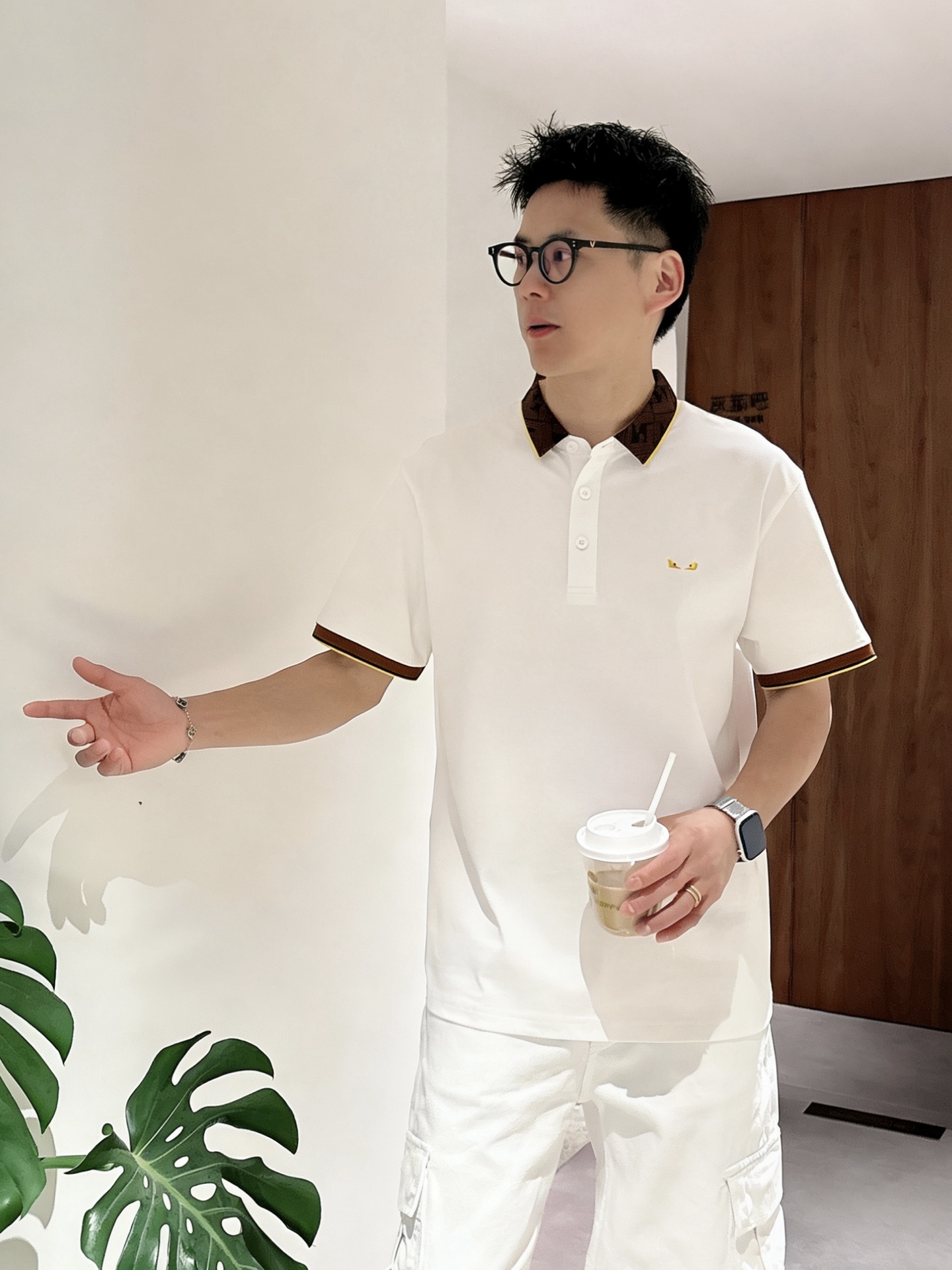 芬迪FENDI 经典FF老花领小恶魔刺绣短袖Polo衫 男士商务休闲翻领上衣尺码：M-3XL码▪️ 采用