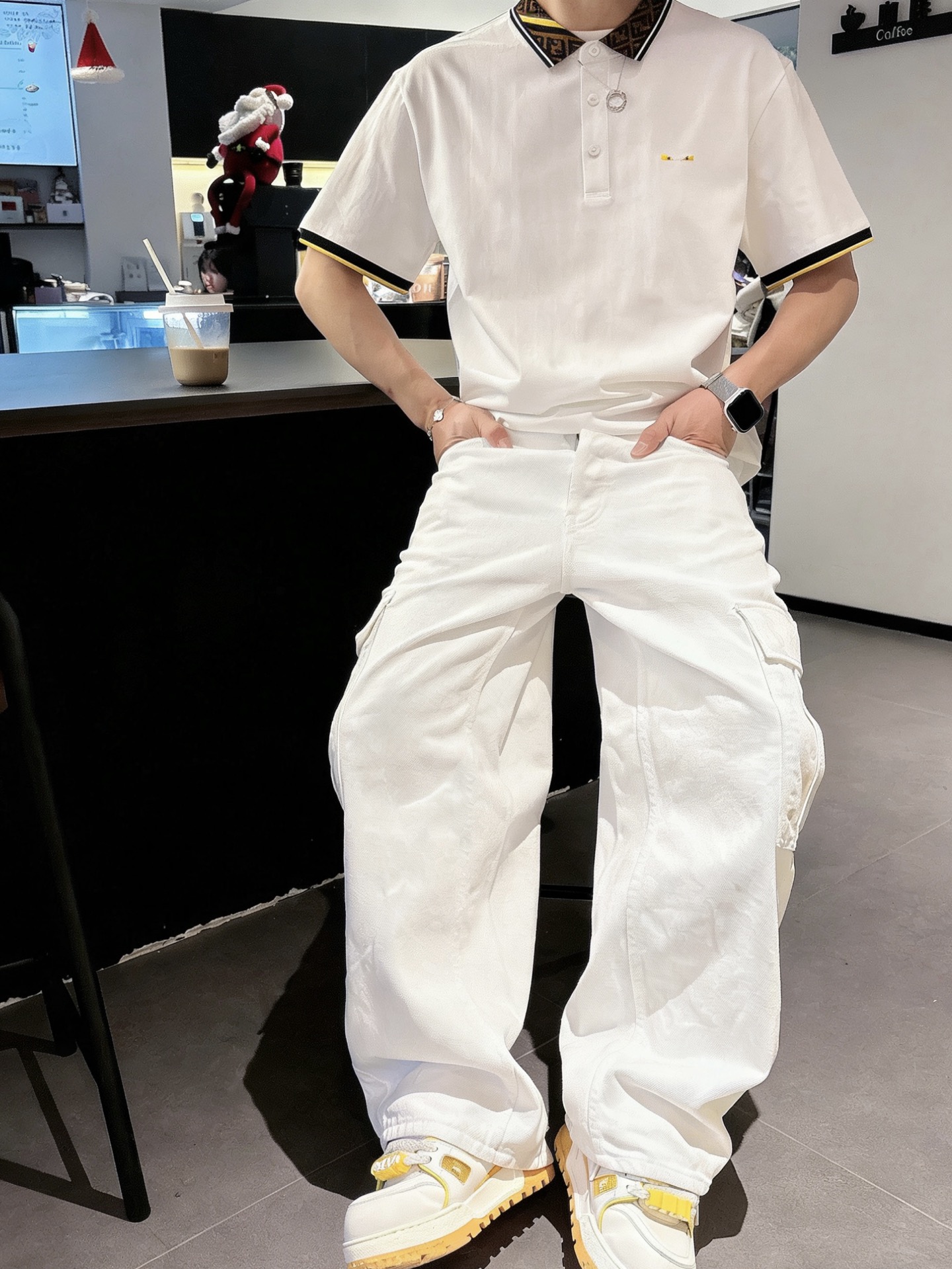 芬迪FENDI FF老花撞色领小恶魔刺绣短袖Polo衫 男士商务休闲翻领上衣尺码：M-3XL码▪️ 采用