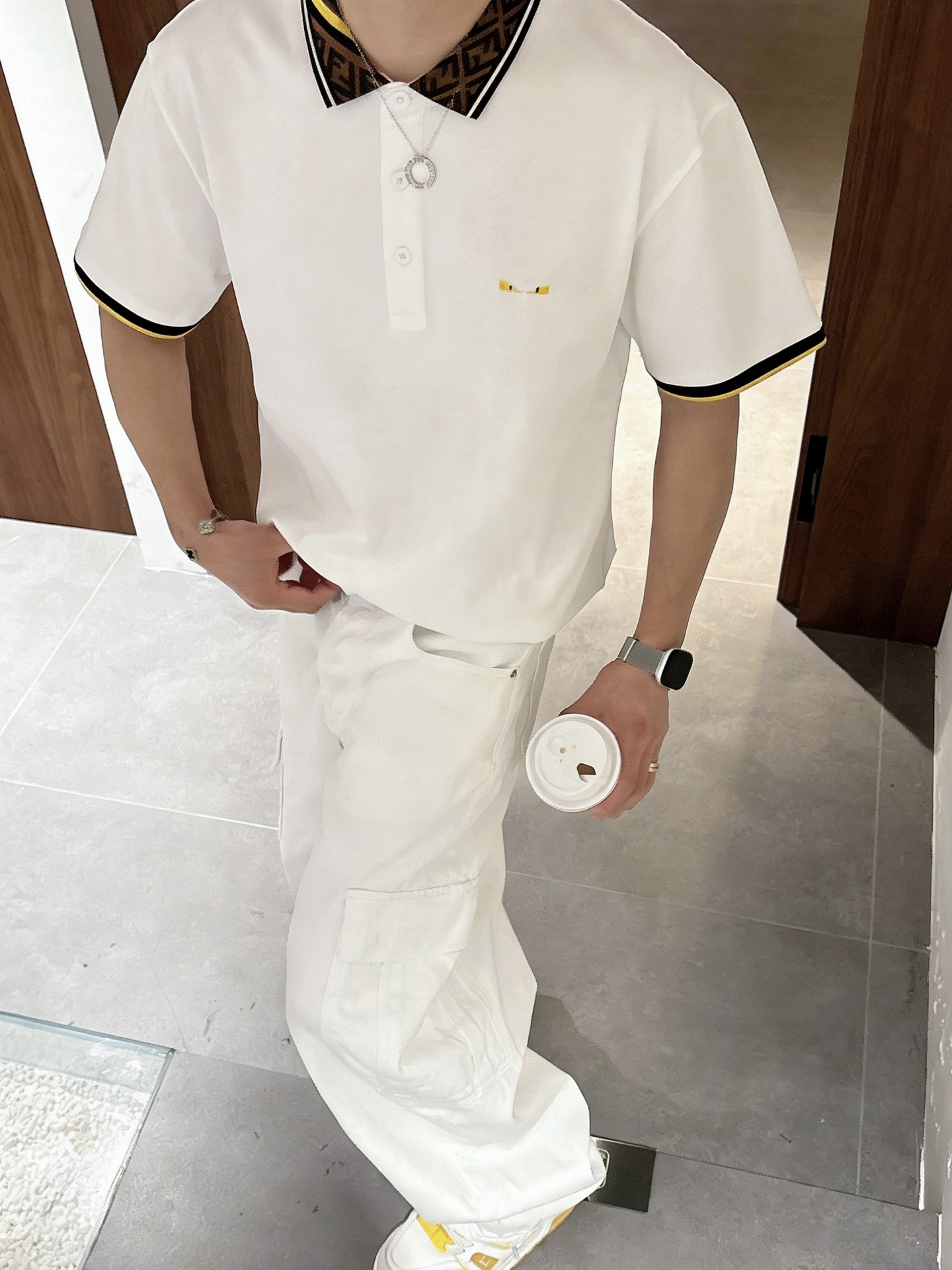 芬迪FENDI FF老花撞色领小恶魔刺绣短袖Polo衫 男士商务休闲翻领上衣尺码：M-3XL码▪️ 采用