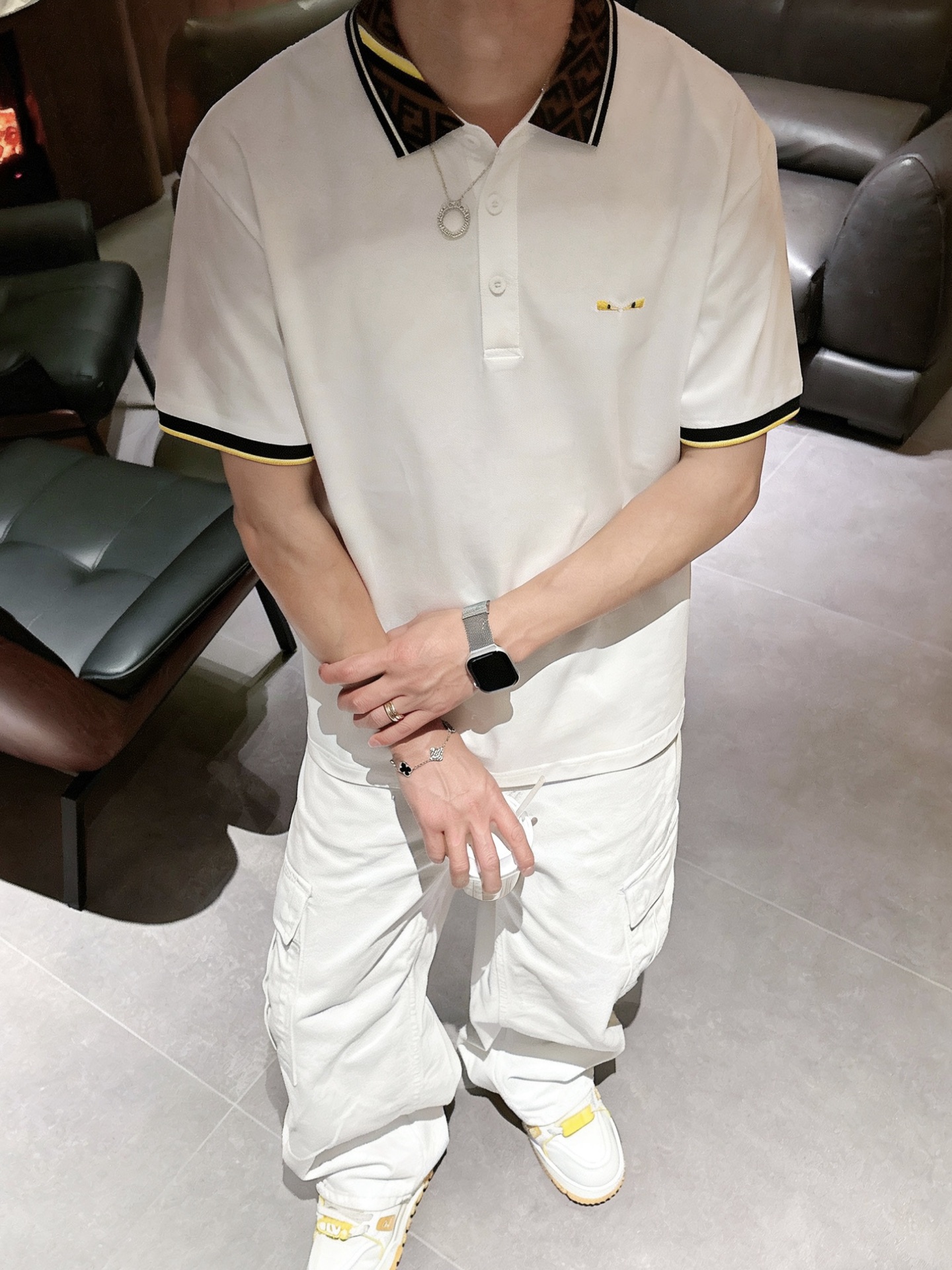 芬迪FENDI FF老花撞色领小恶魔刺绣短袖Polo衫 男士商务休闲翻领上衣尺码：M-3XL码▪️ 采用