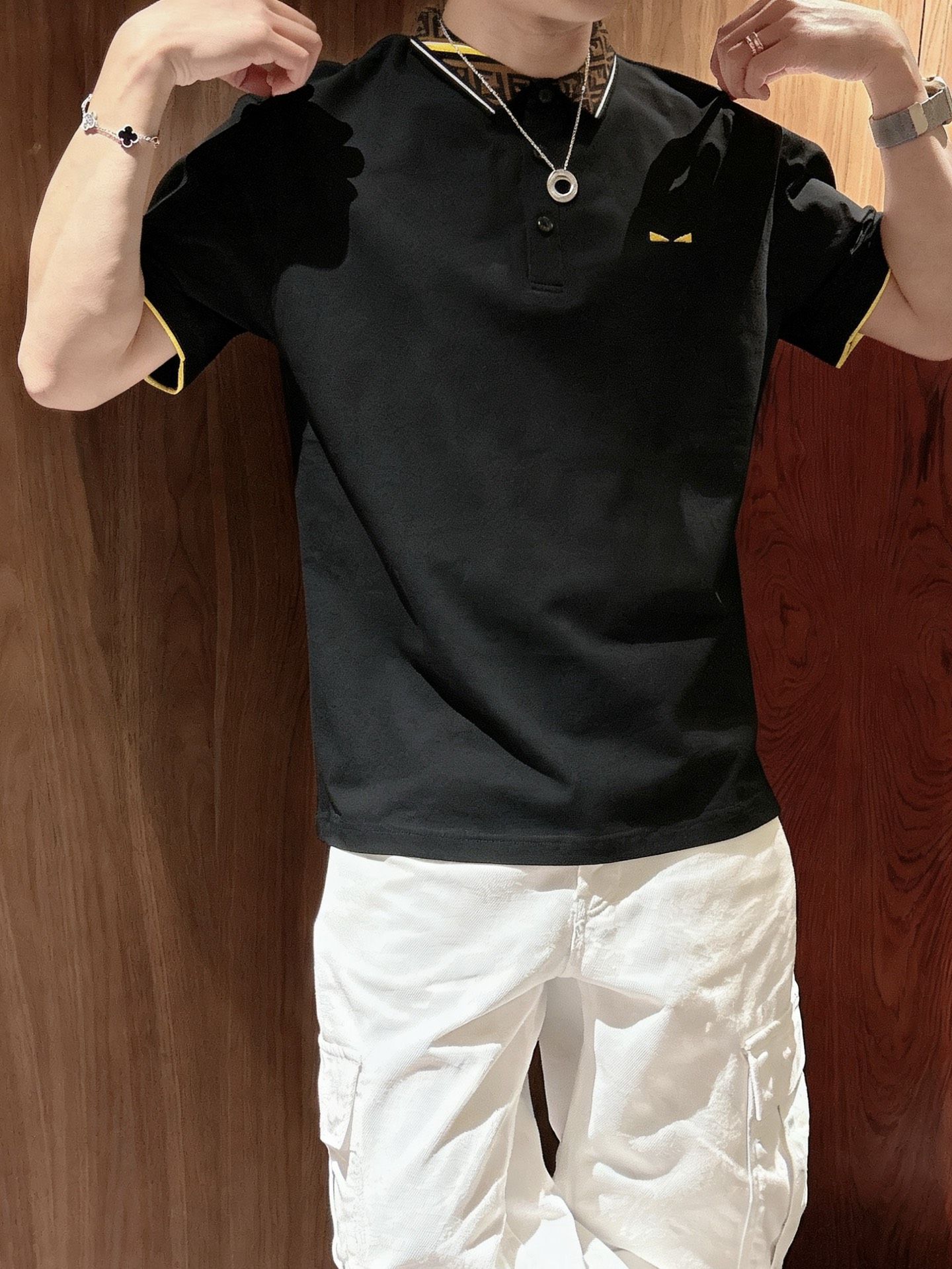 芬迪FENDI FF老花撞色领小恶魔刺绣短袖Polo衫 男士商务休闲翻领上衣尺码：M-3XL码▪️ 采用