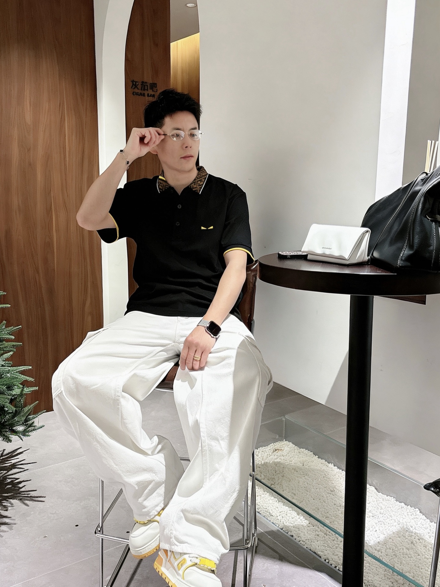 芬迪FENDI FF老花撞色领小恶魔刺绣短袖Polo衫 男士商务休闲翻领上衣尺码：M-3XL码▪️ 采用