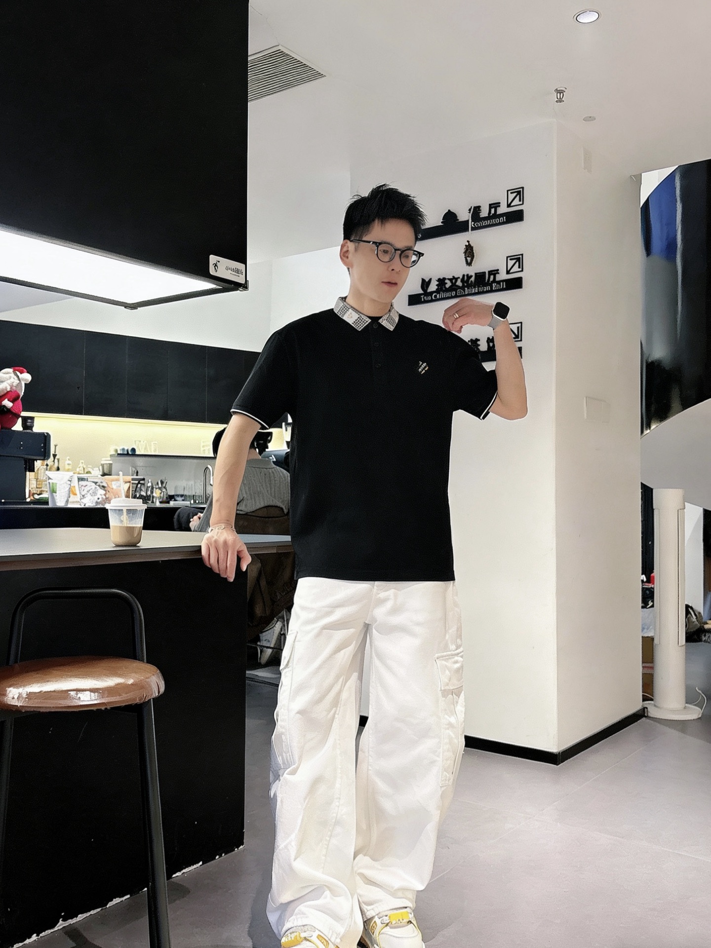 路易威登LV 千鸟格撞色领刺绣短袖Polo衫 男士商务休闲翻领上衣尺码：M-3XL码▪️ 采用高支精梳珠