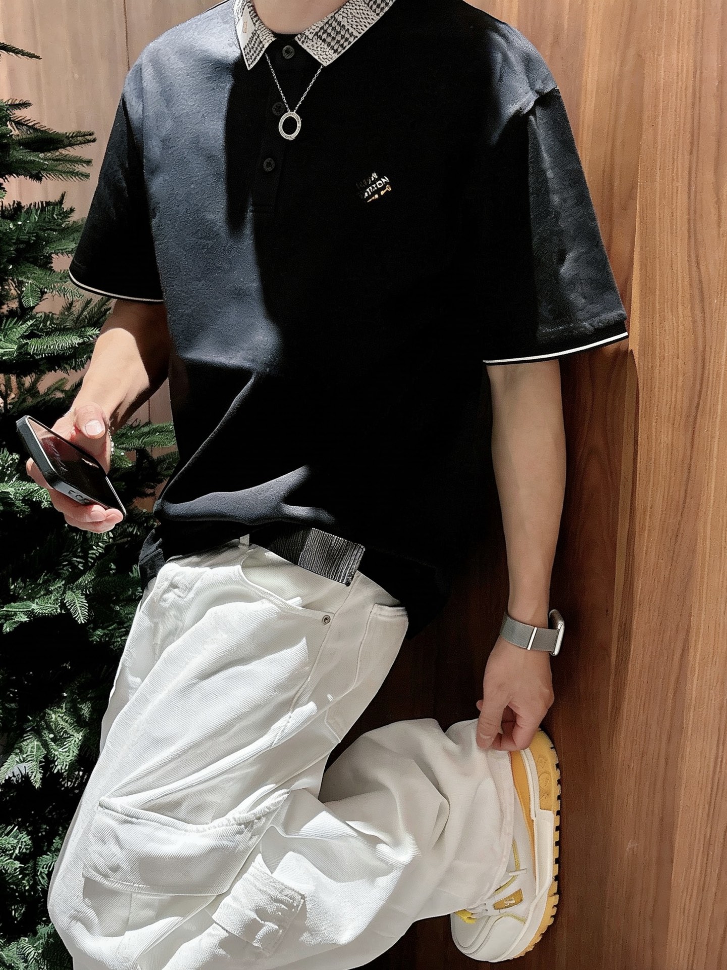 路易威登LV 千鸟格撞色领刺绣短袖Polo衫 男士商务休闲翻领上衣尺码：M-3XL码▪️ 采用高支精梳珠