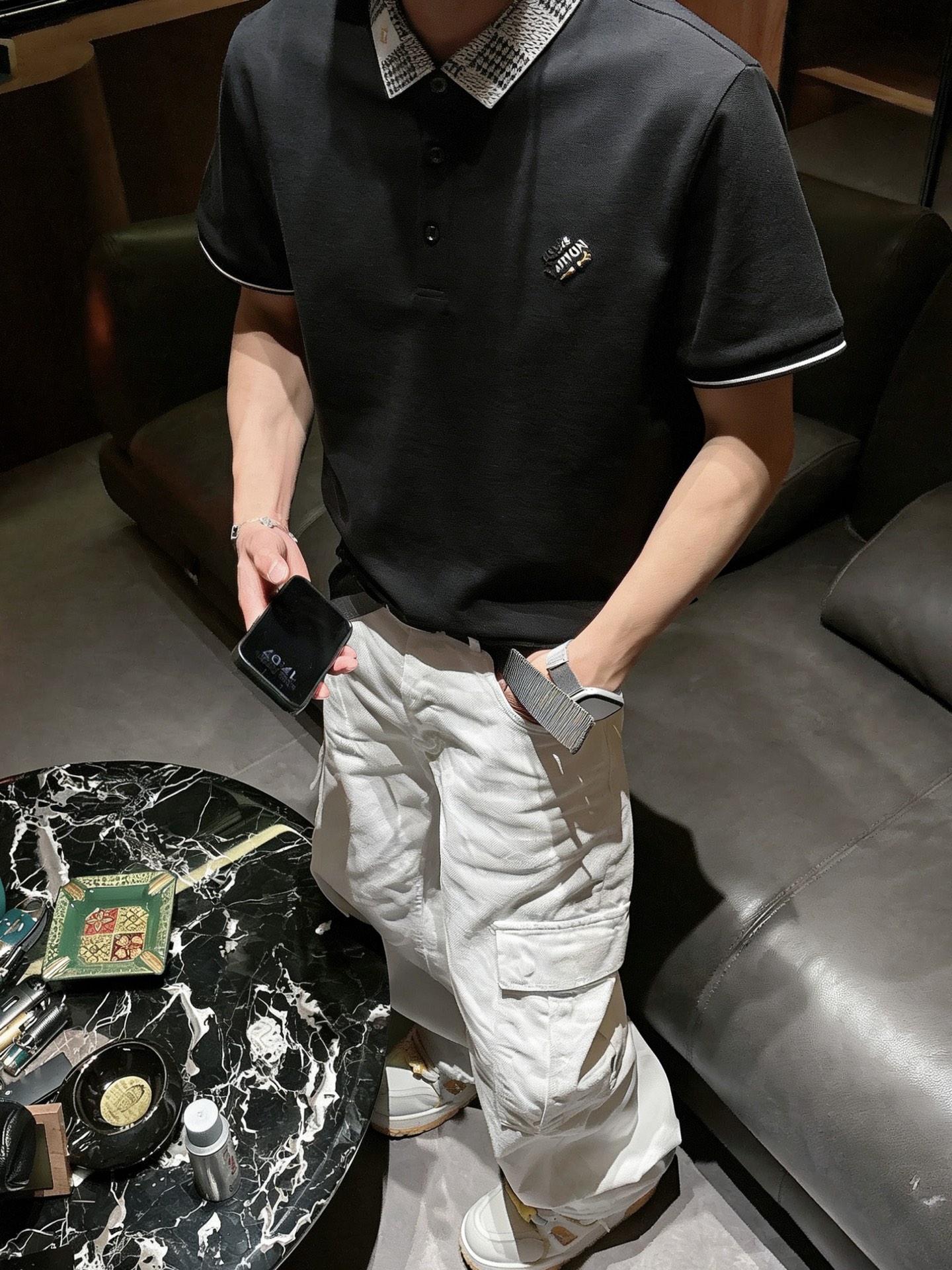 路易威登LV 千鸟格撞色领刺绣短袖Polo衫 男士商务休闲翻领上衣尺码：M-3XL码▪️ 采用高支精梳珠