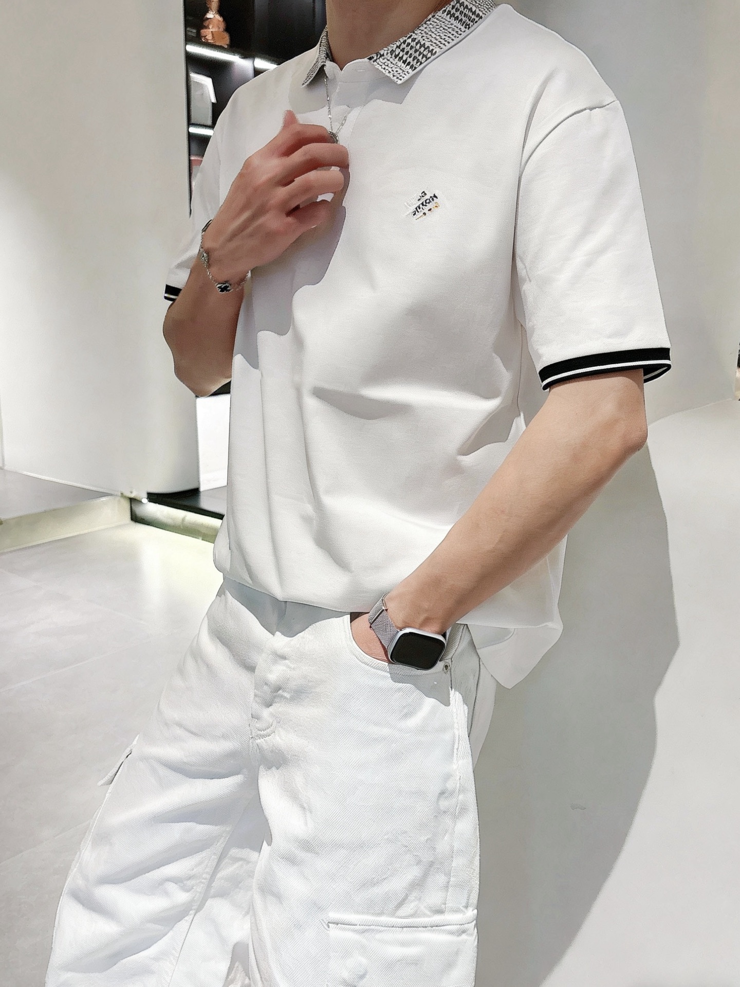 路易威登LV 千鸟格撞色领刺绣短袖Polo衫 男士商务休闲翻领上衣尺码：M-3XL码▪️ 采用高支精梳珠