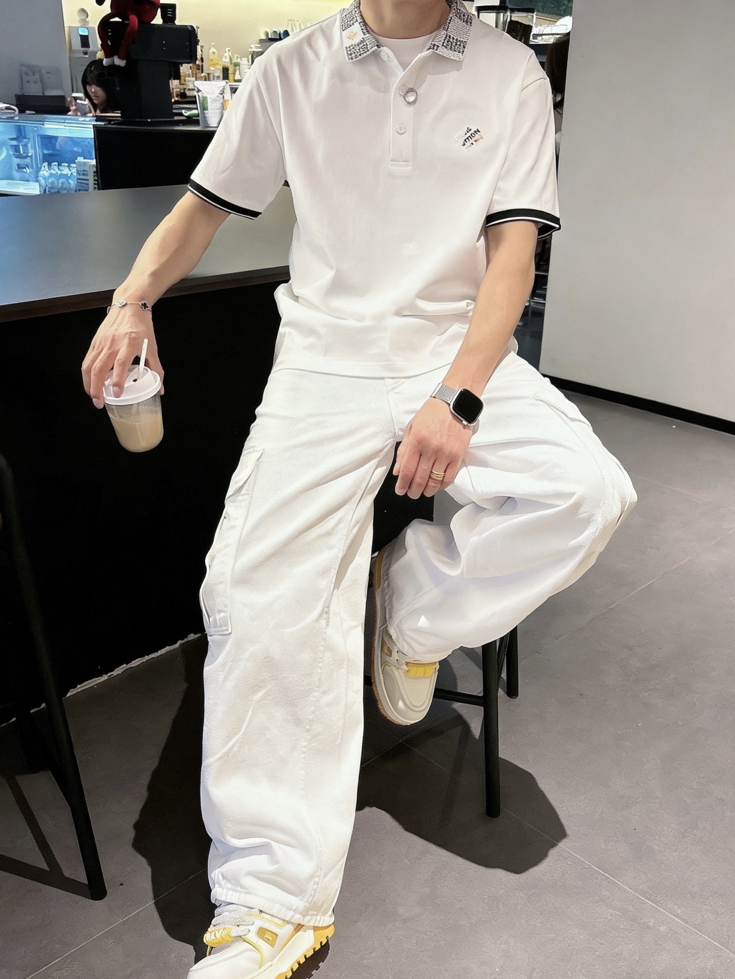 路易威登LV 千鸟格撞色领刺绣短袖Polo衫 男士商务休闲翻领上衣尺码：M-3XL码▪️ 采用高支精梳珠