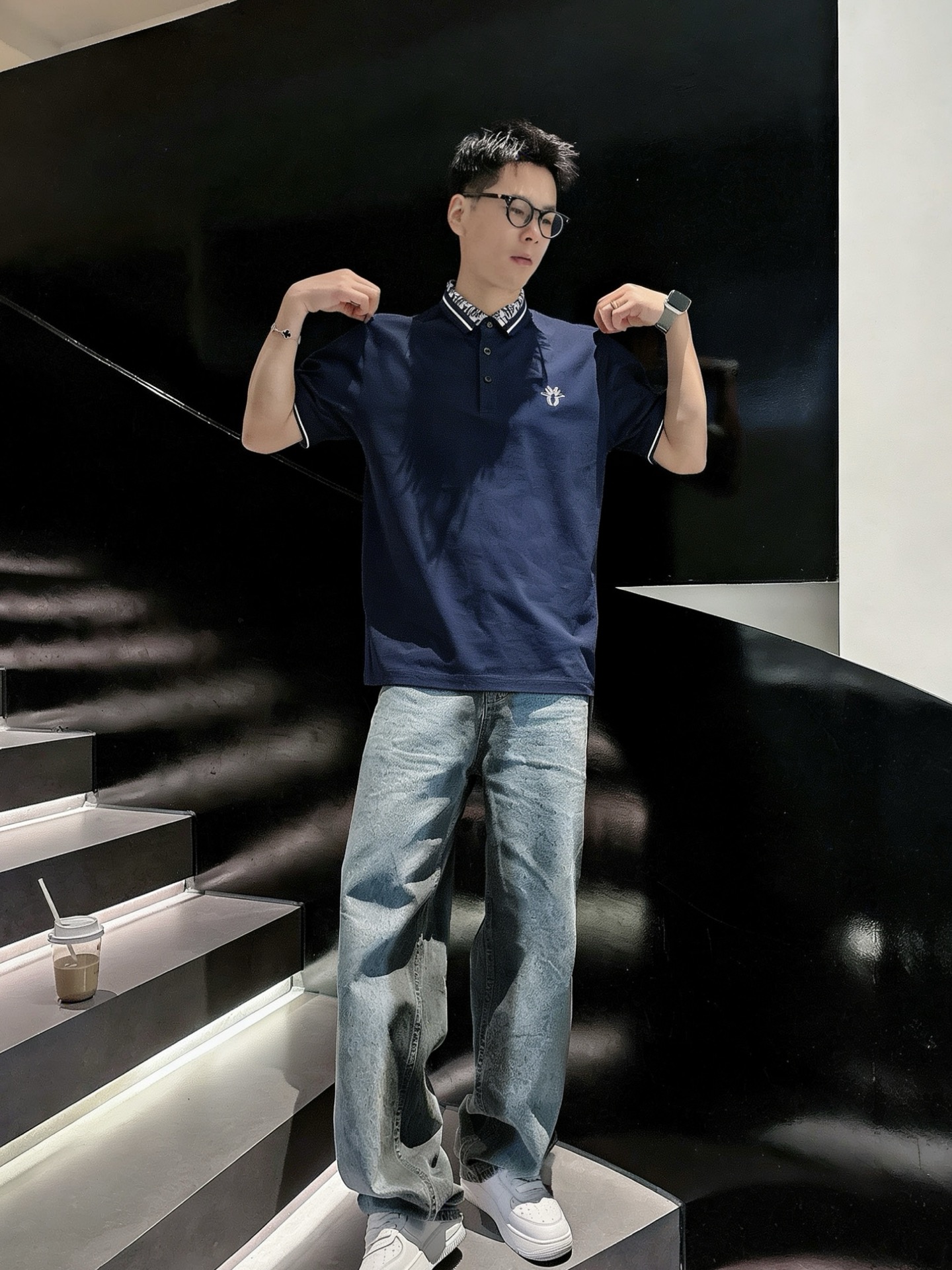 迪奥Dior 经典老花领蜜蜂刺绣短袖Polo衫 男士商务休闲翻领上衣尺码：M-3XL码▪️ 采用高支精梳