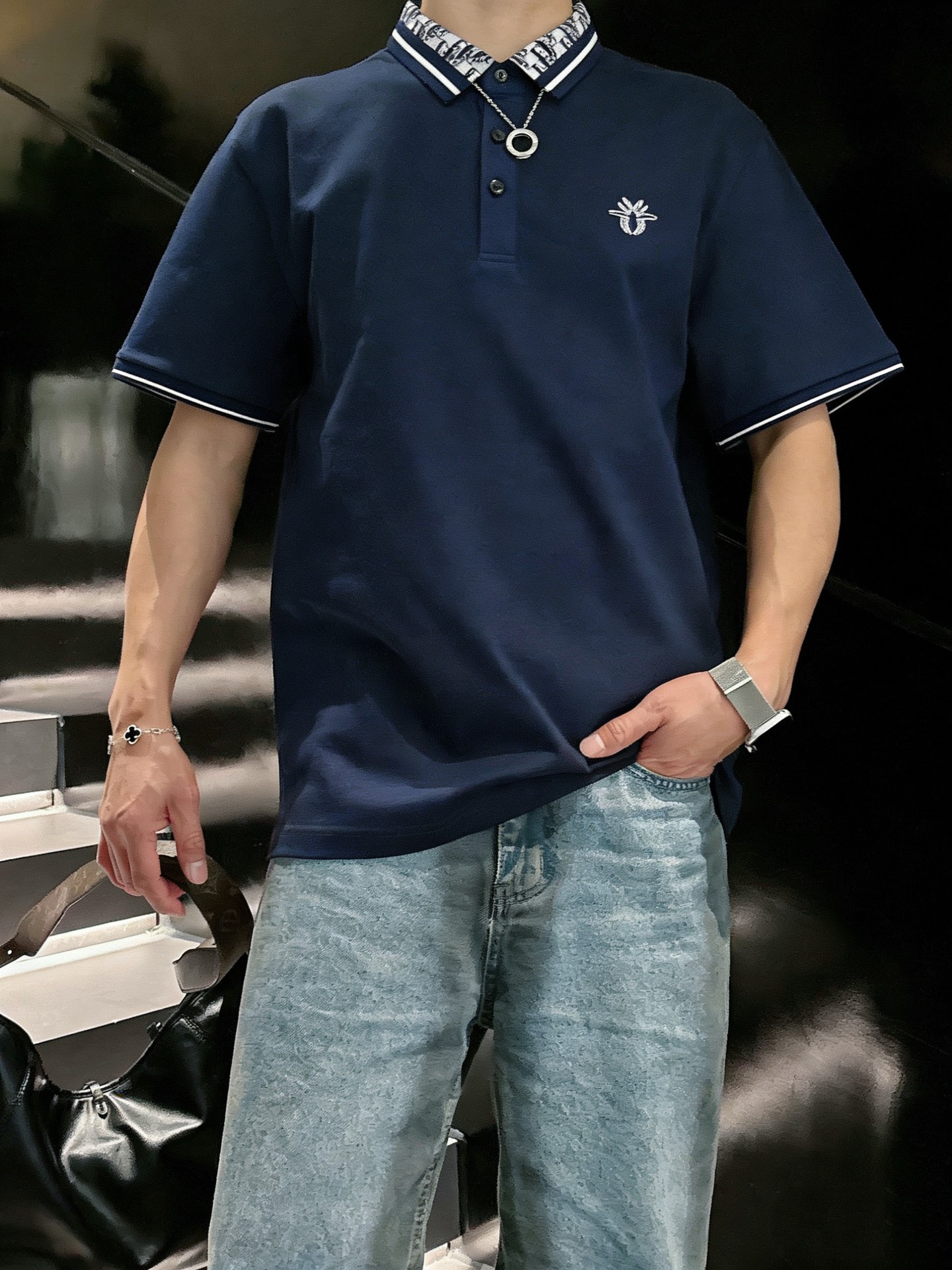 迪奥Dior 经典老花领蜜蜂刺绣短袖Polo衫 男士商务休闲翻领上衣尺码：M-3XL码▪️ 采用高支精梳