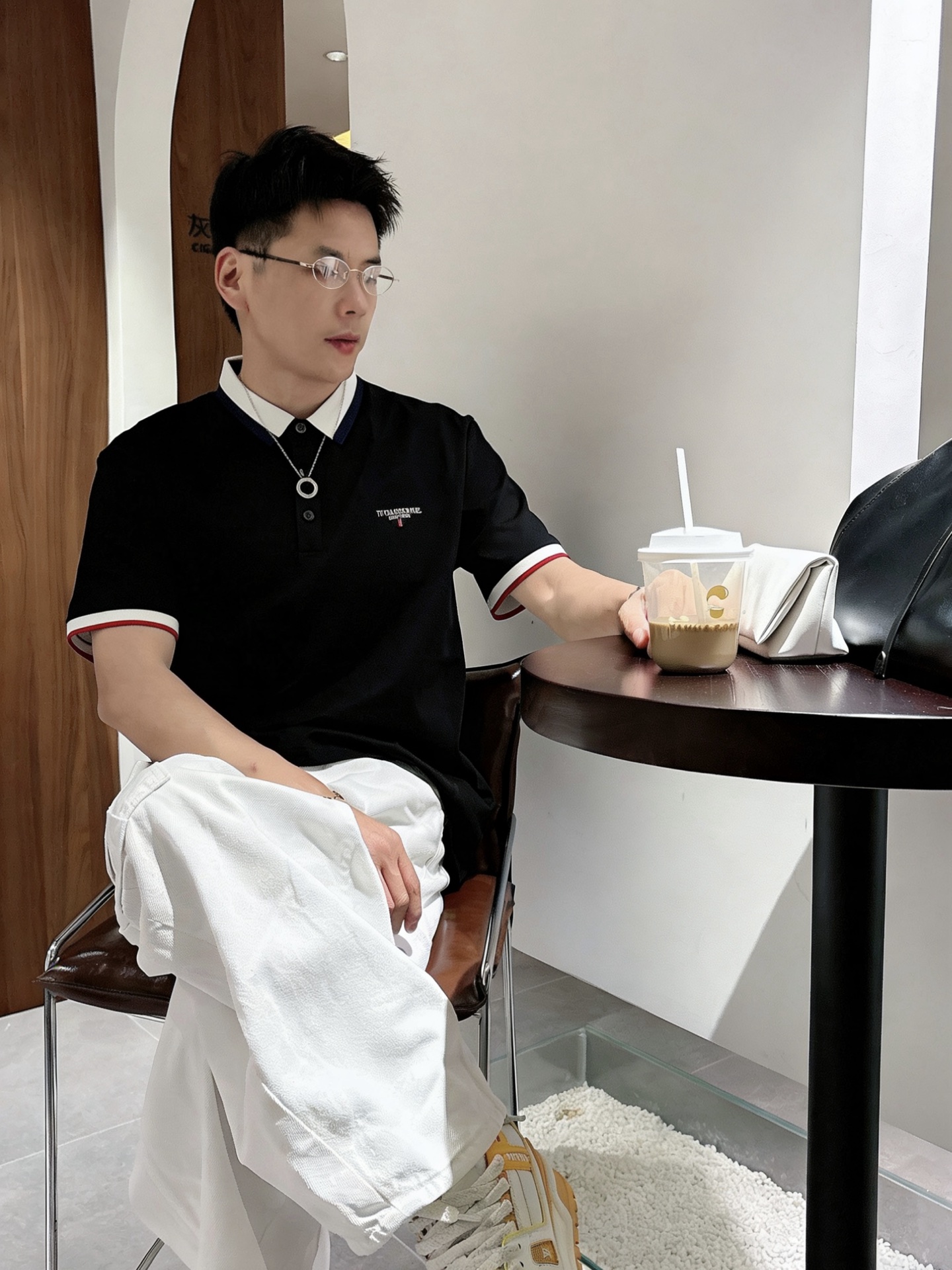 Thom Browne 经典红白蓝撞色领刺绣短袖Polo衫 男士商务休闲翻领上衣尺码：M-3XL码▪️ 