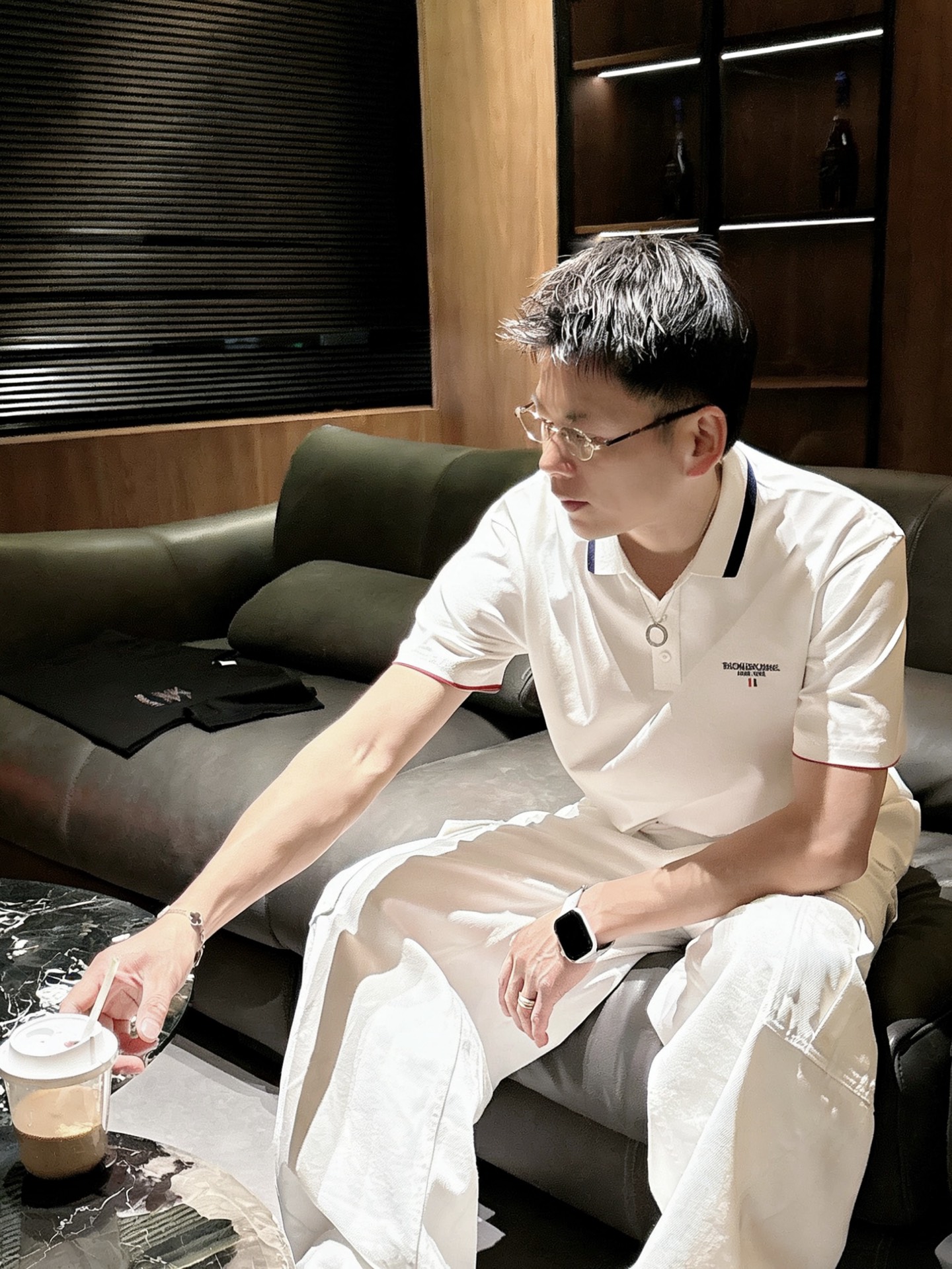Thom Browne 经典红白蓝撞色领刺绣短袖Polo衫 男士商务休闲翻领上衣尺码：M-3XL码▪️ 
