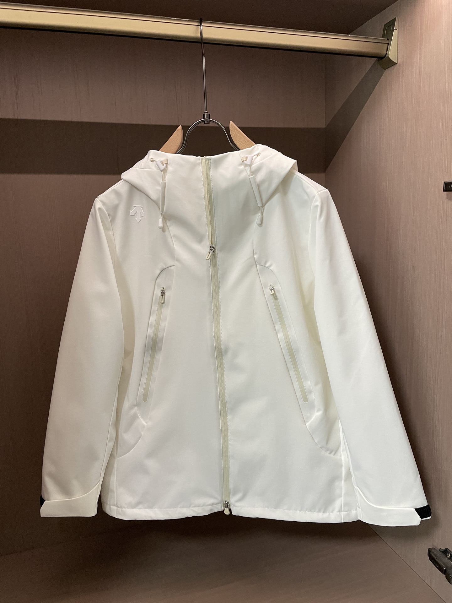 迪桑特DESCENTE ALLTERRAIN系列男士机能冲锋衣尺码：M-2XL码▪️ 日本高端专业运动品